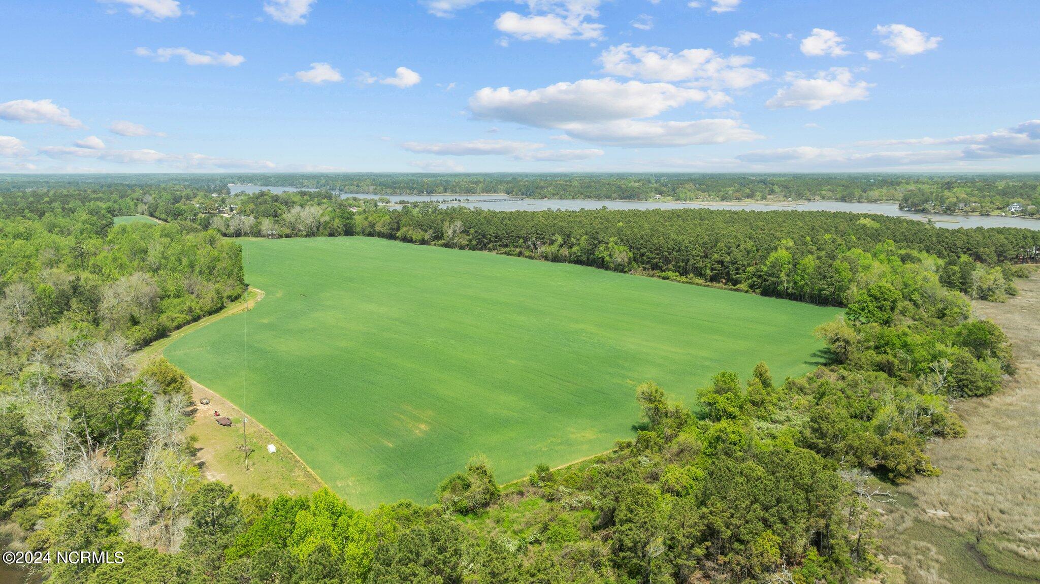 517 Queens Creek Road, Hubert, NC, 28539