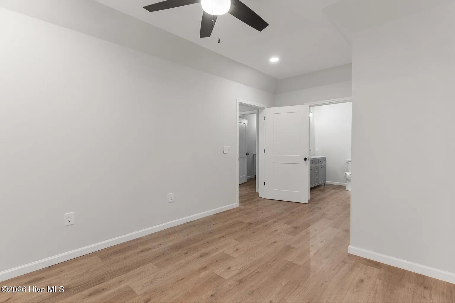 100569106 | Photo 32