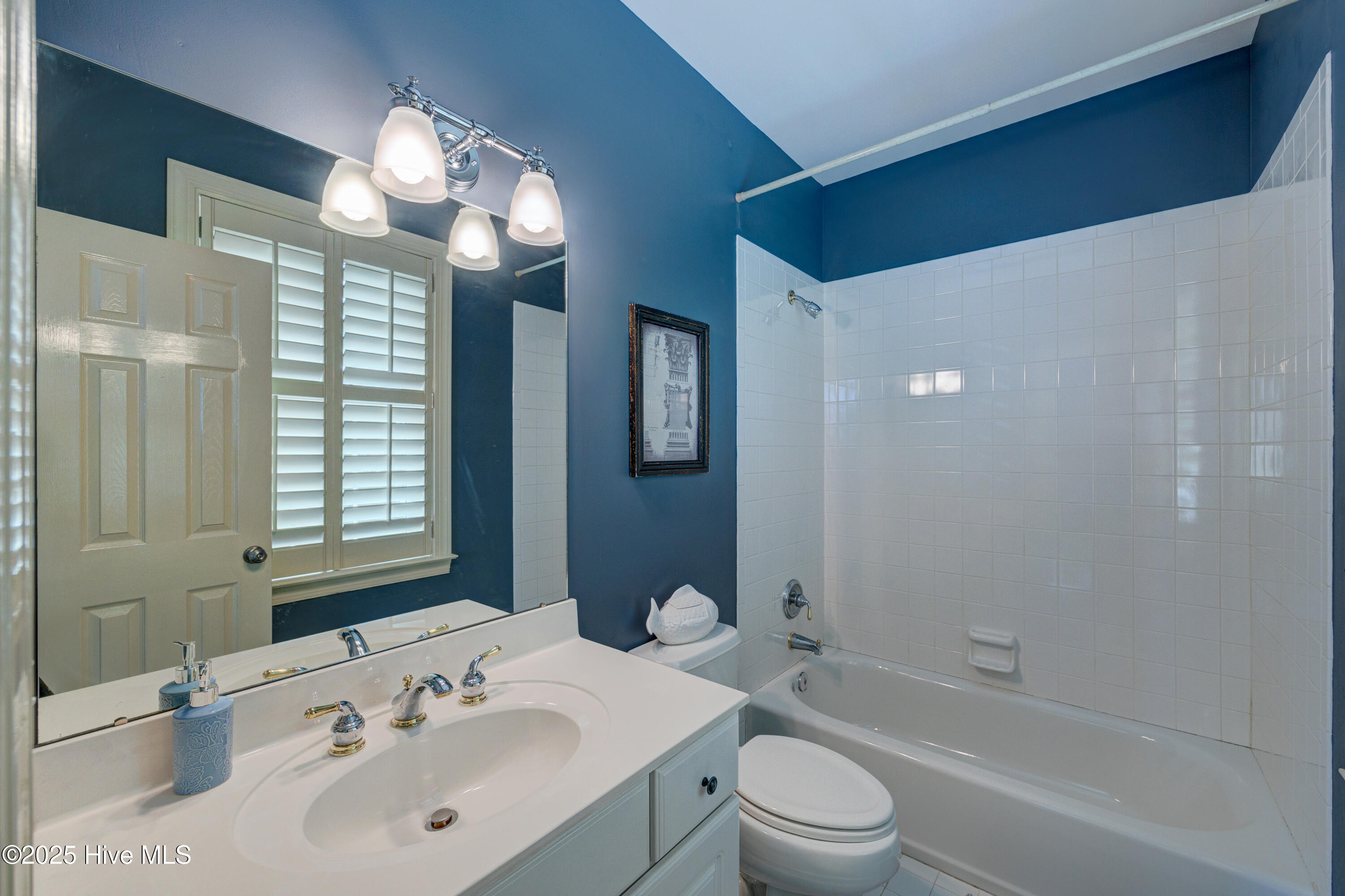 100524082 | Photo 26