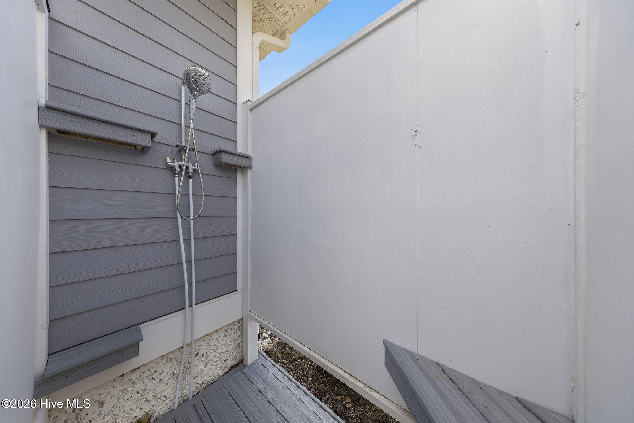 100563234 | Photo 39