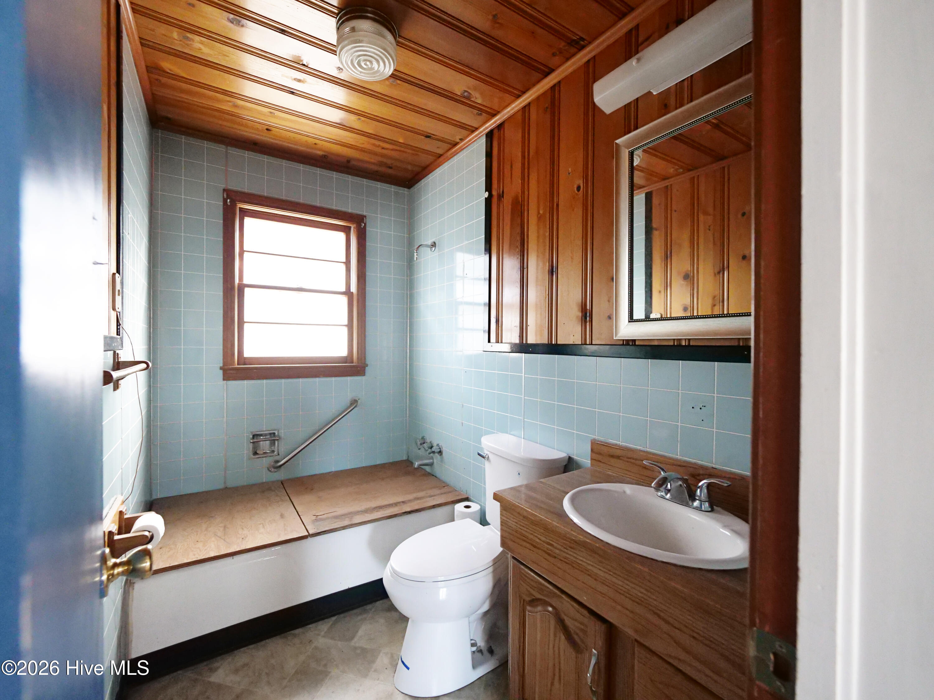 100551507 | Photo 11