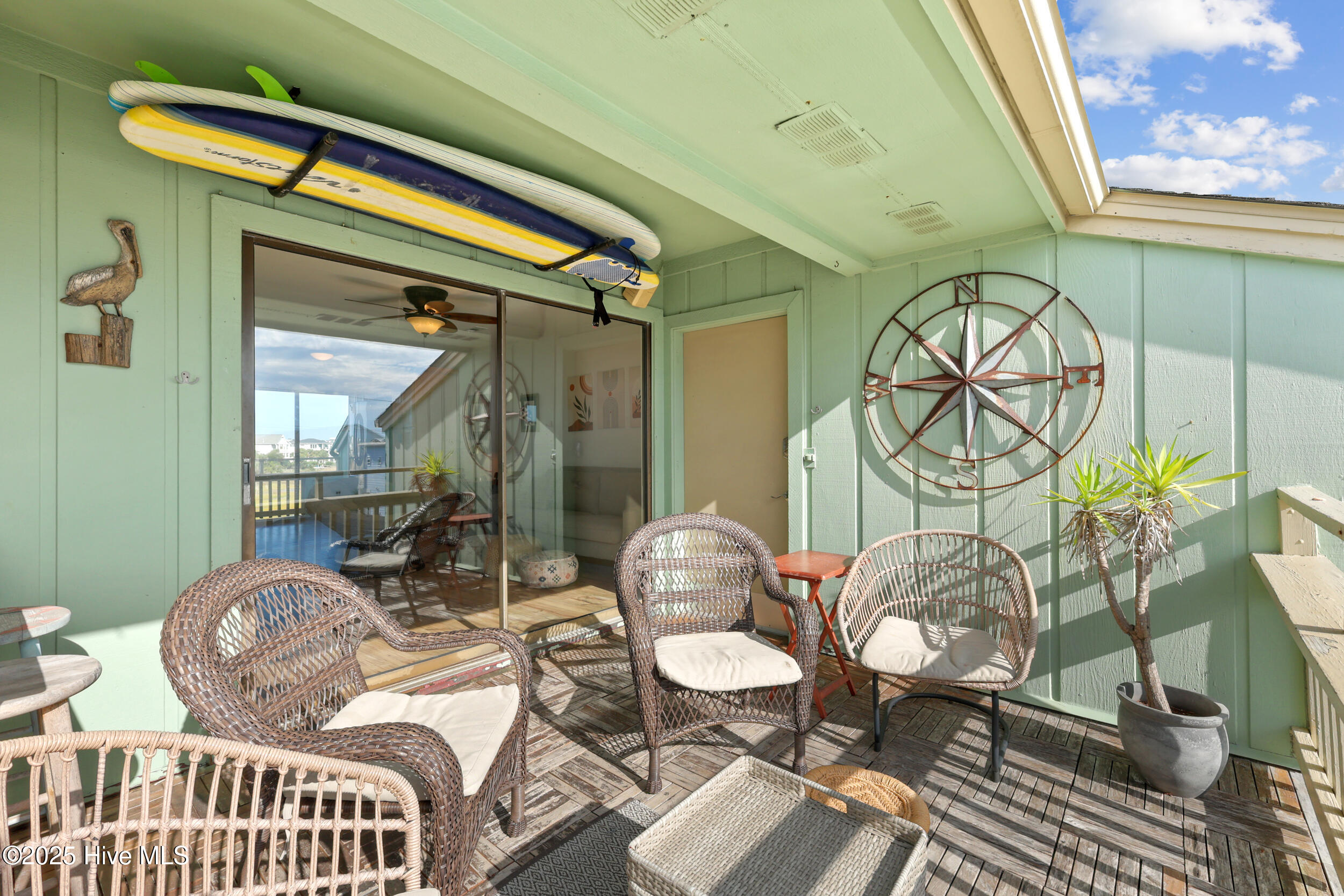 100536359 | Photo 24