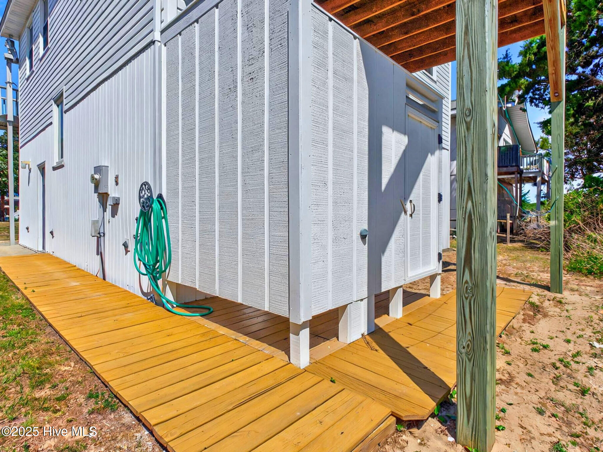 100504393 | Photo 39