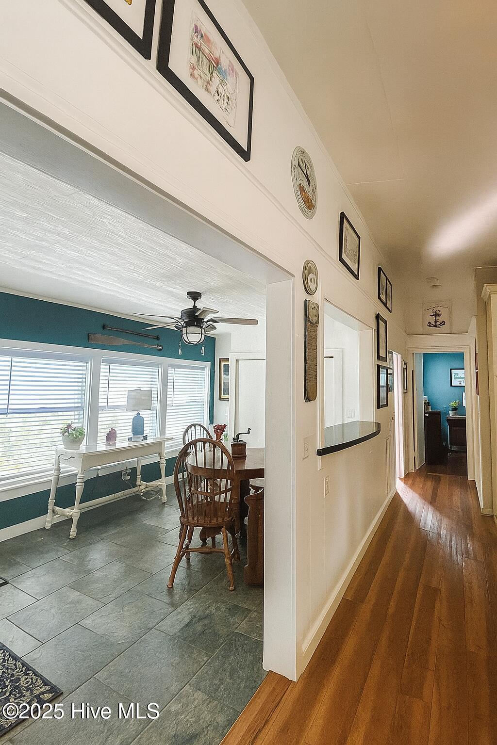 100538347 | Photo 13