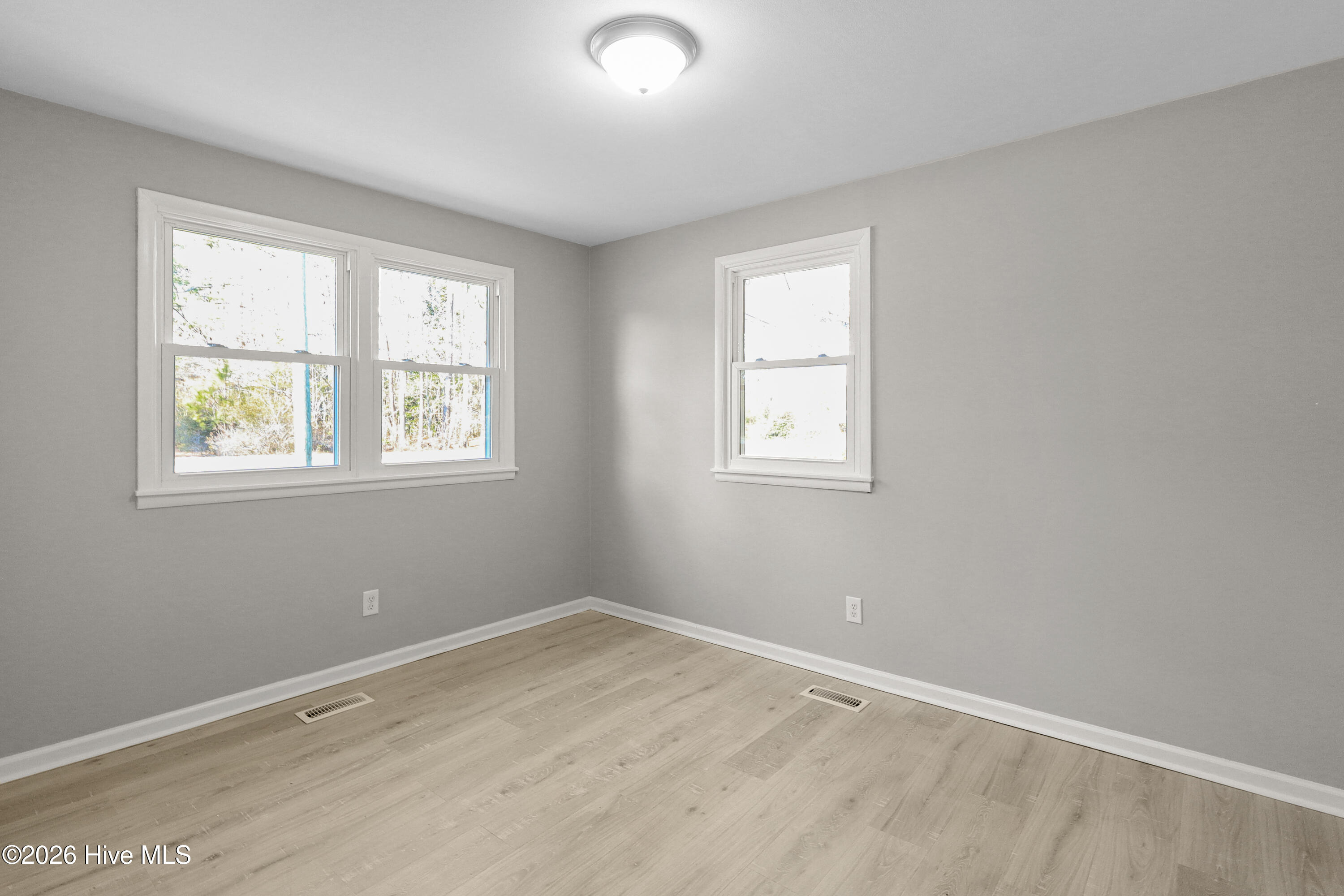 100553720 | Photo 23