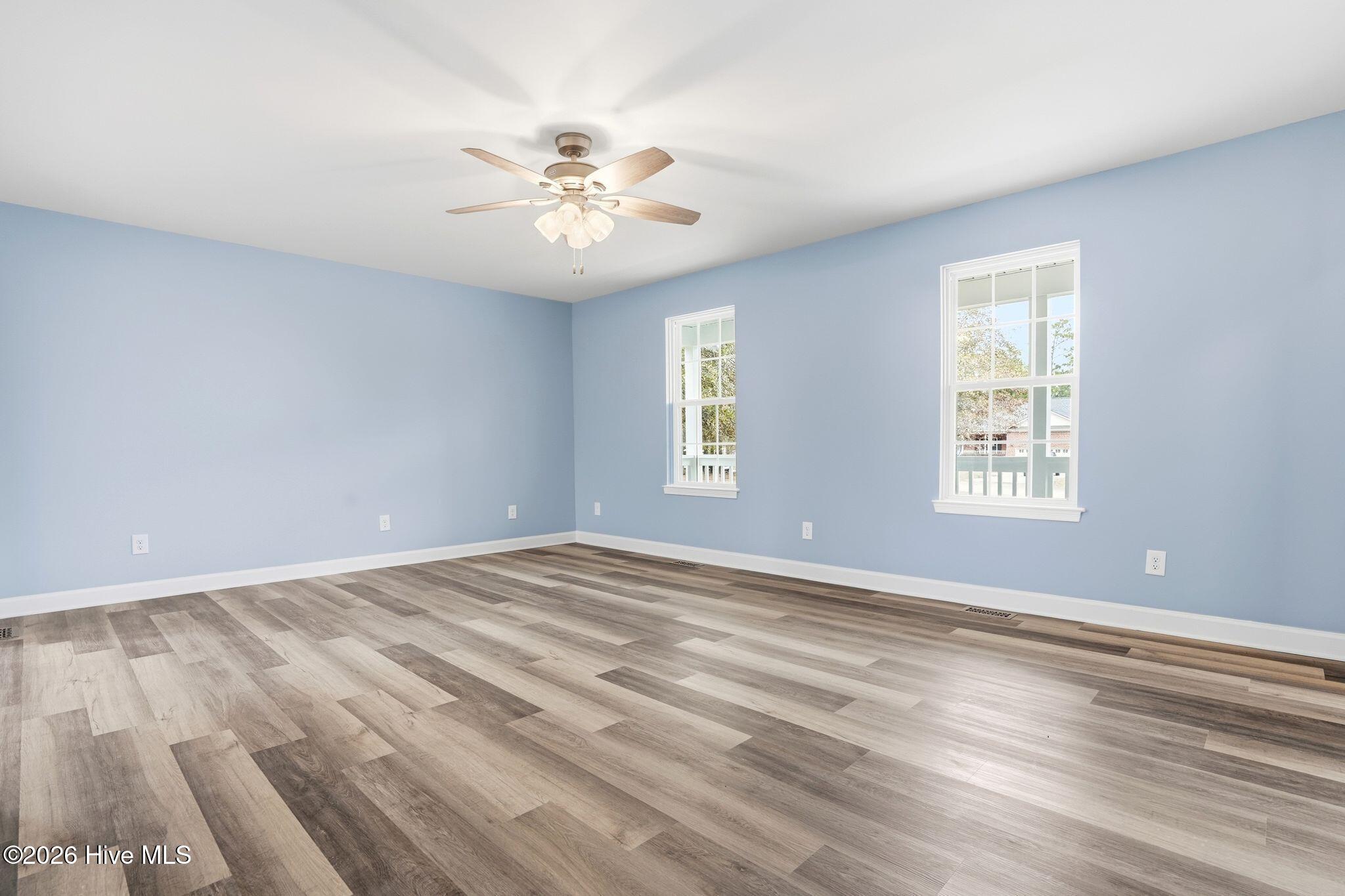 100557093 | Photo 20