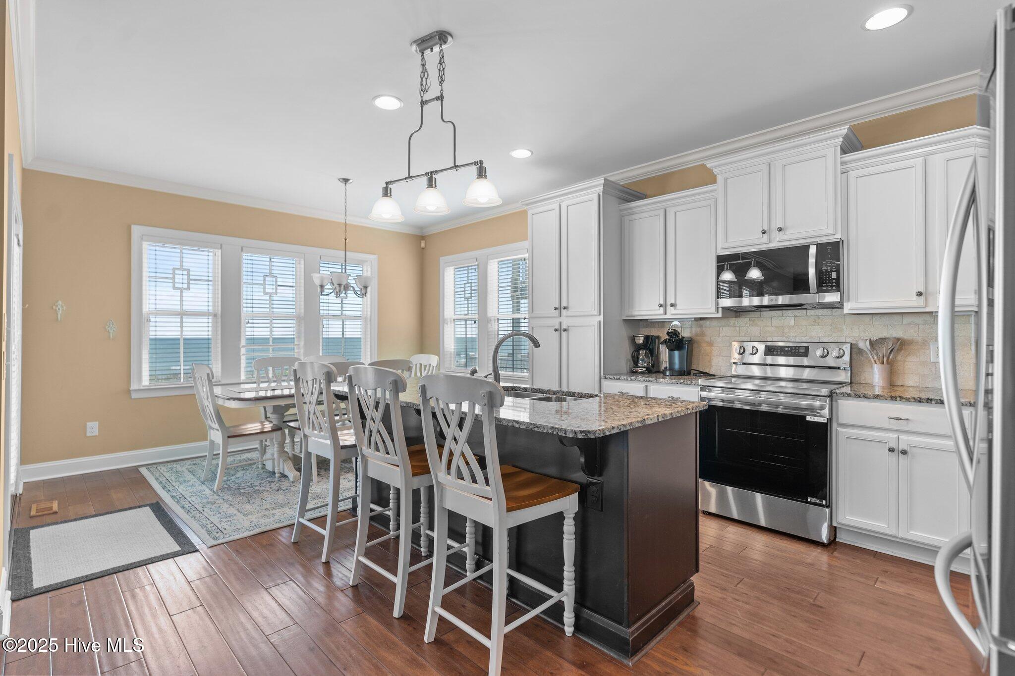 911 Ocean Boulevard W, Holden Beach, NC 28462 – photo 8: 4-web-or-mls-DSC08993