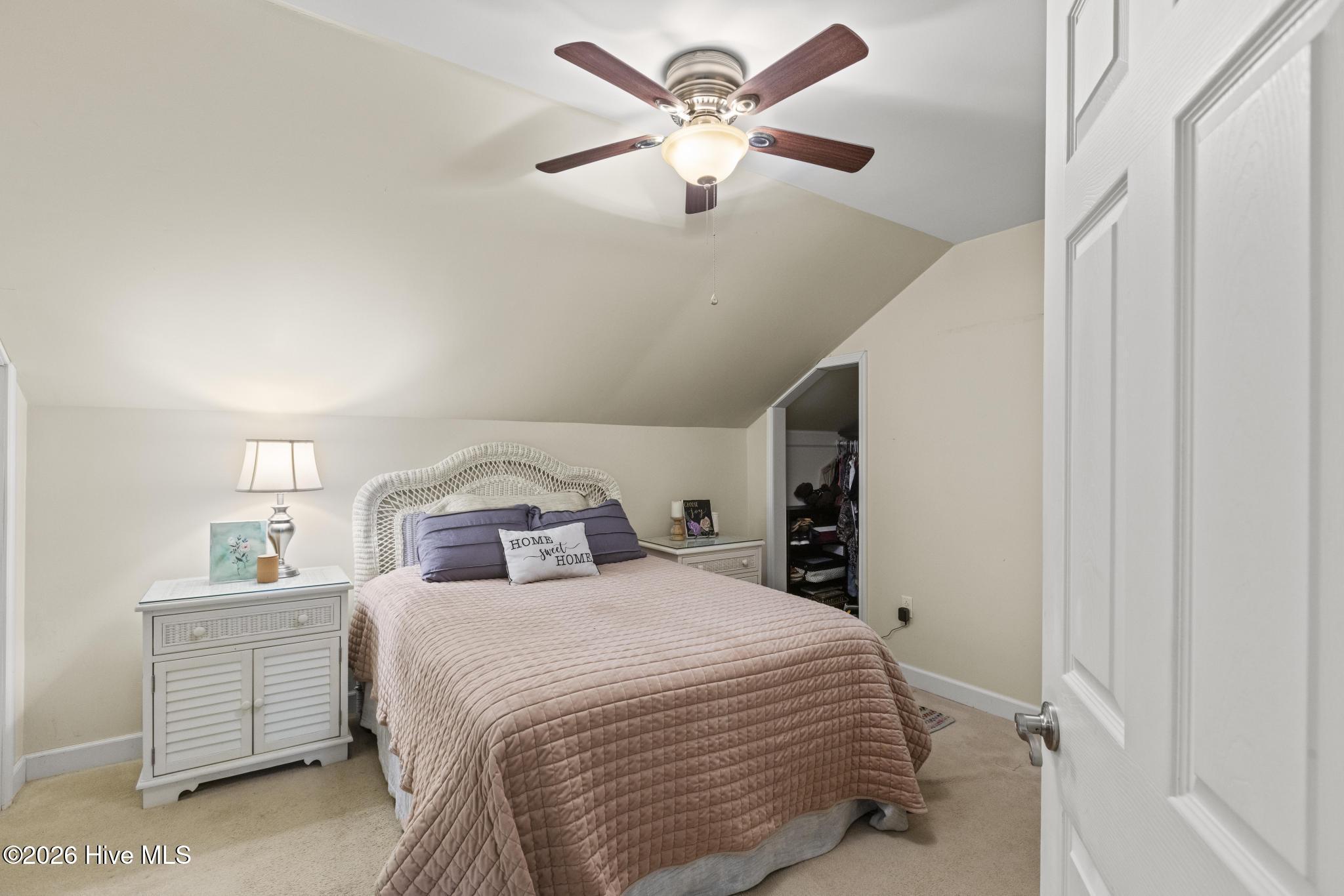 100569223 | Photo 45