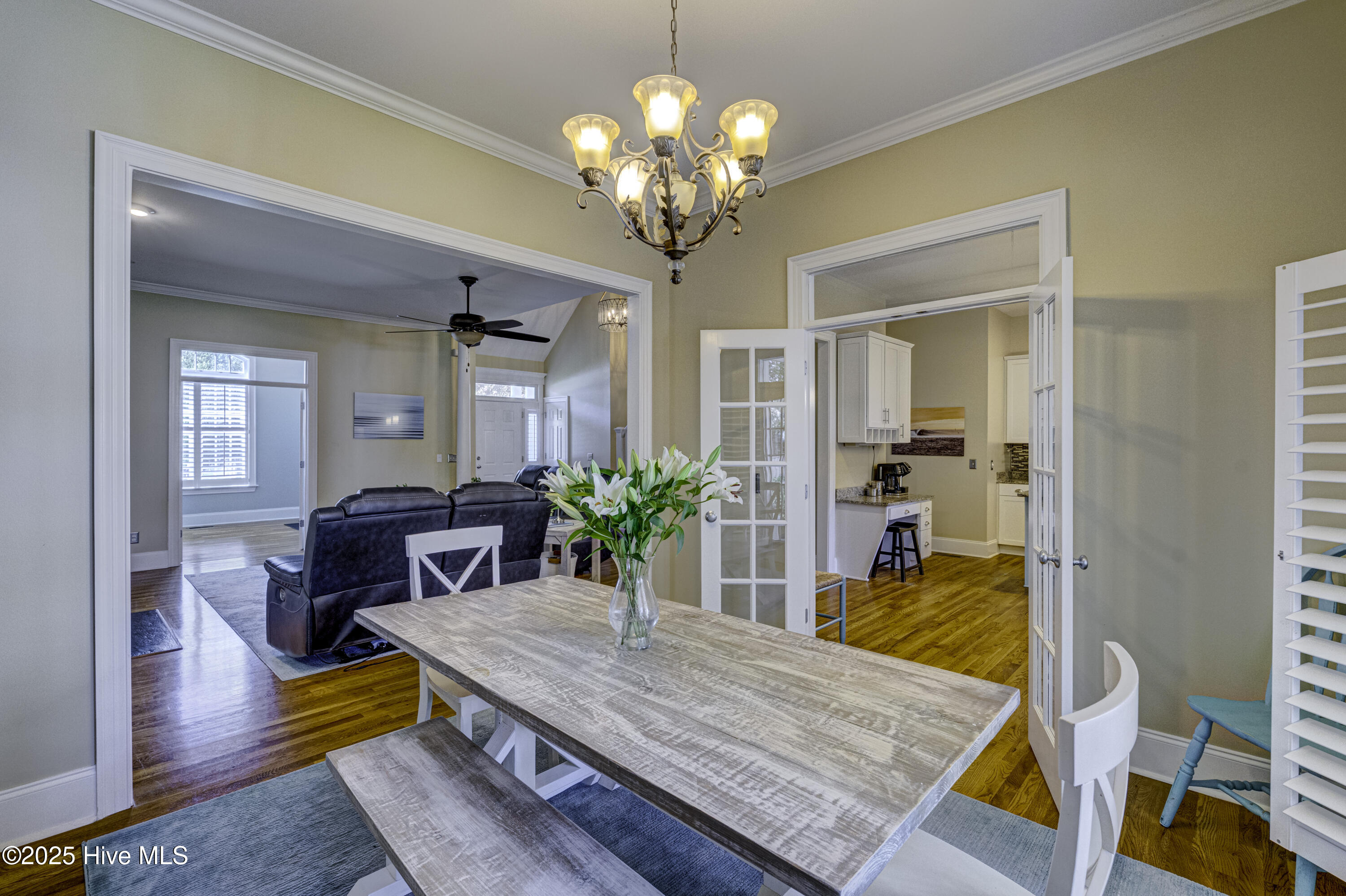 100535158 | Photo 28