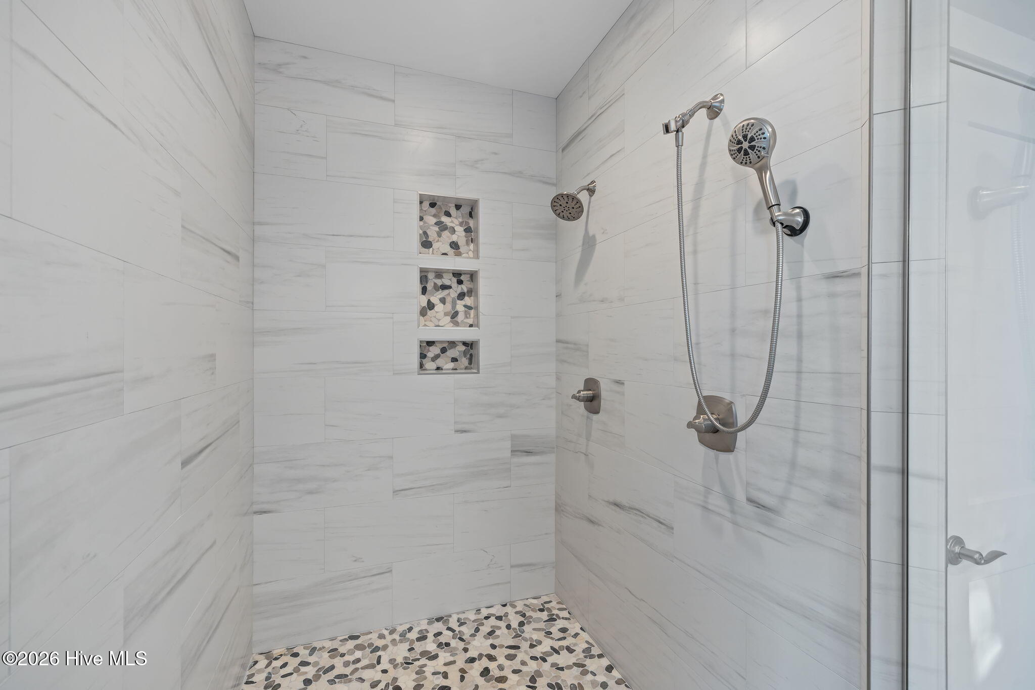 100551365 | Photo 25