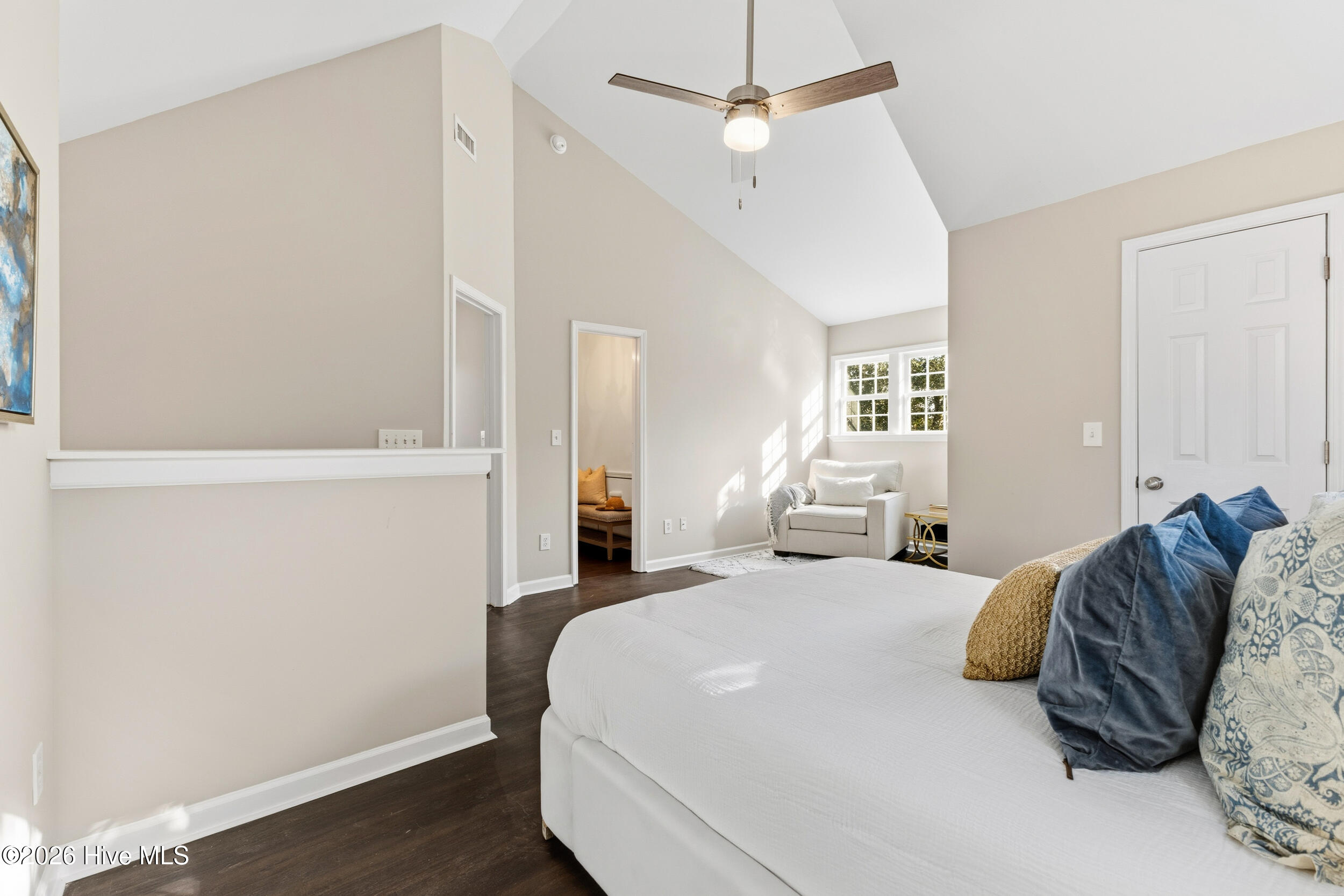 100548014 | Photo 17