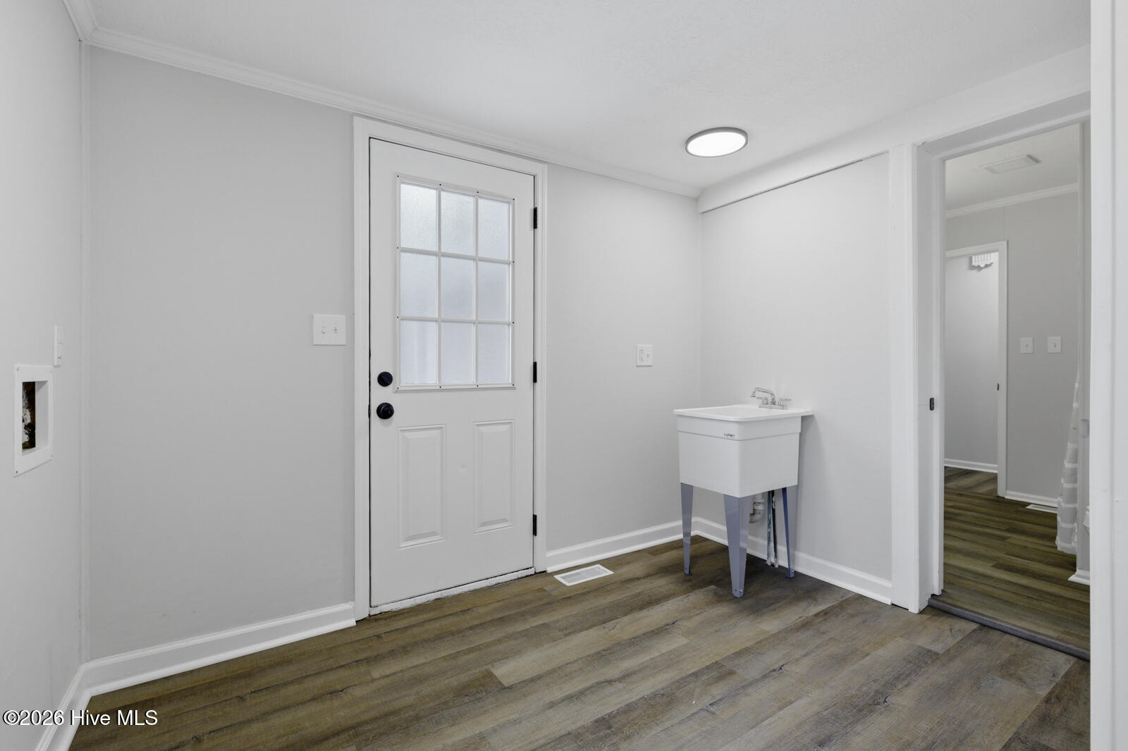 100566491 | Photo 16