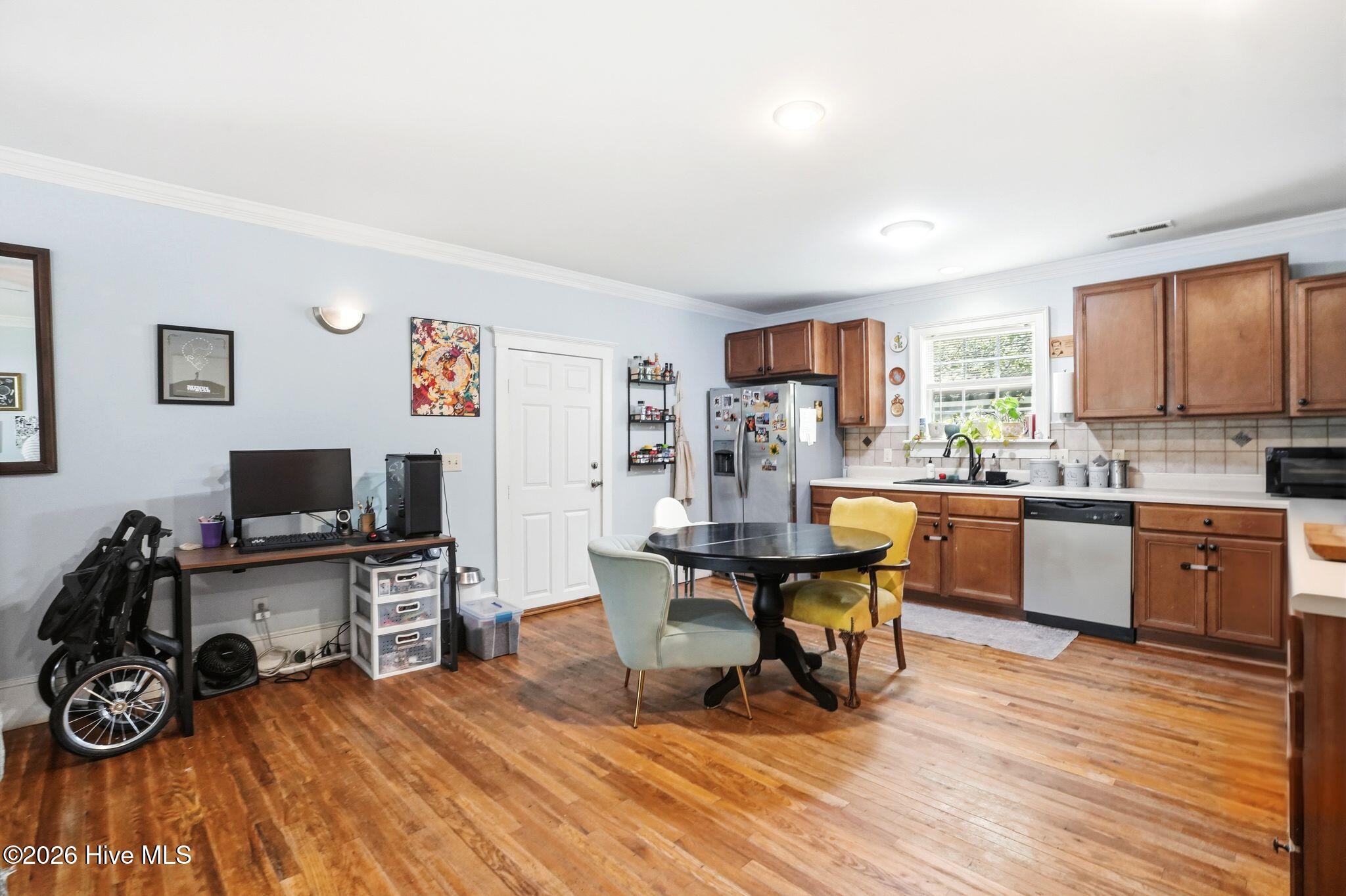 100564510 | Photo 40