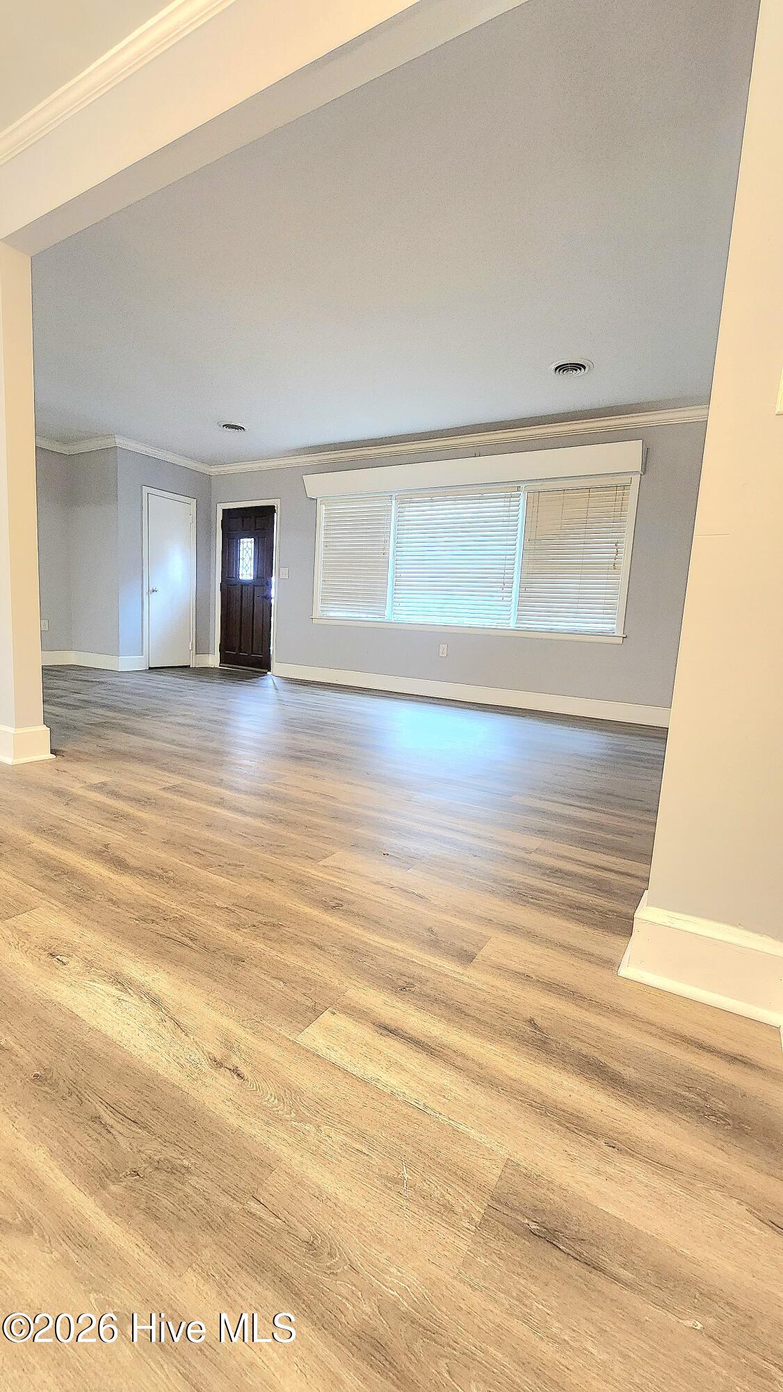 100555021 | Photo 11