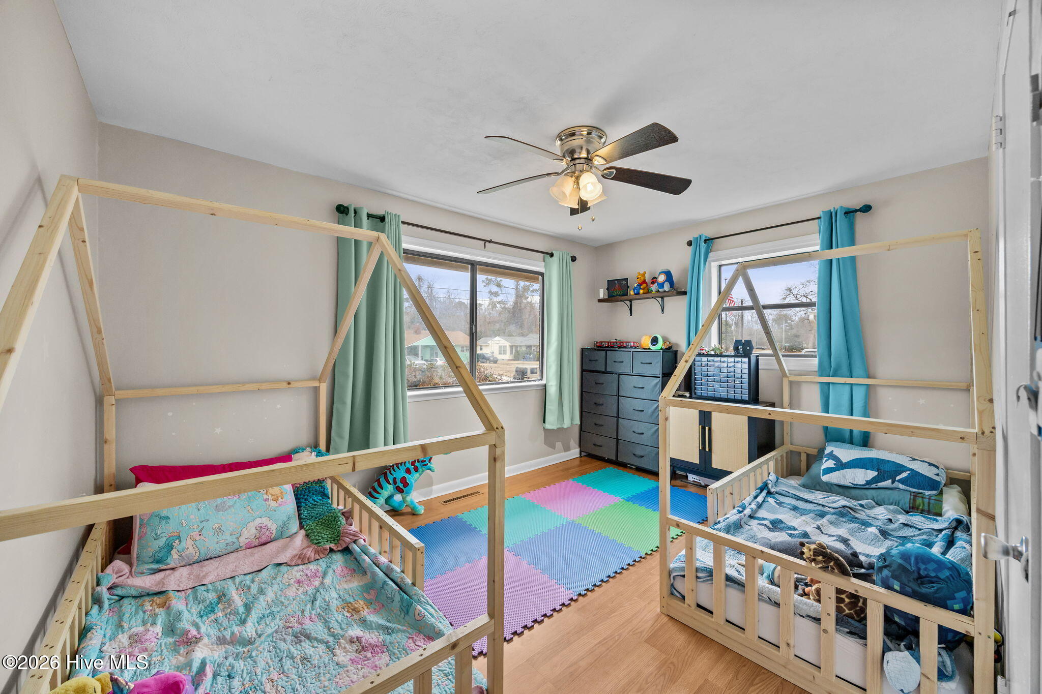 100555737 | Photo 31