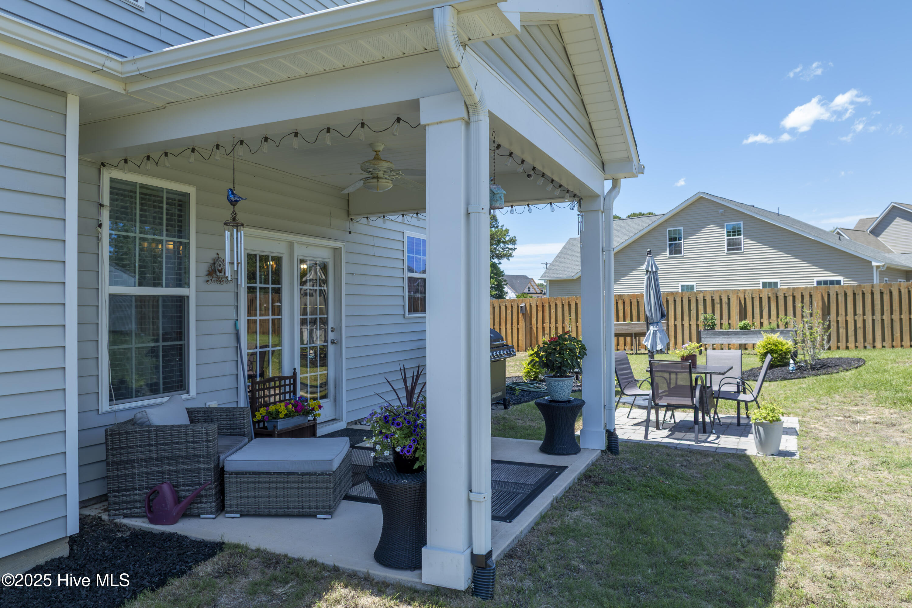 100509634 | Photo 44