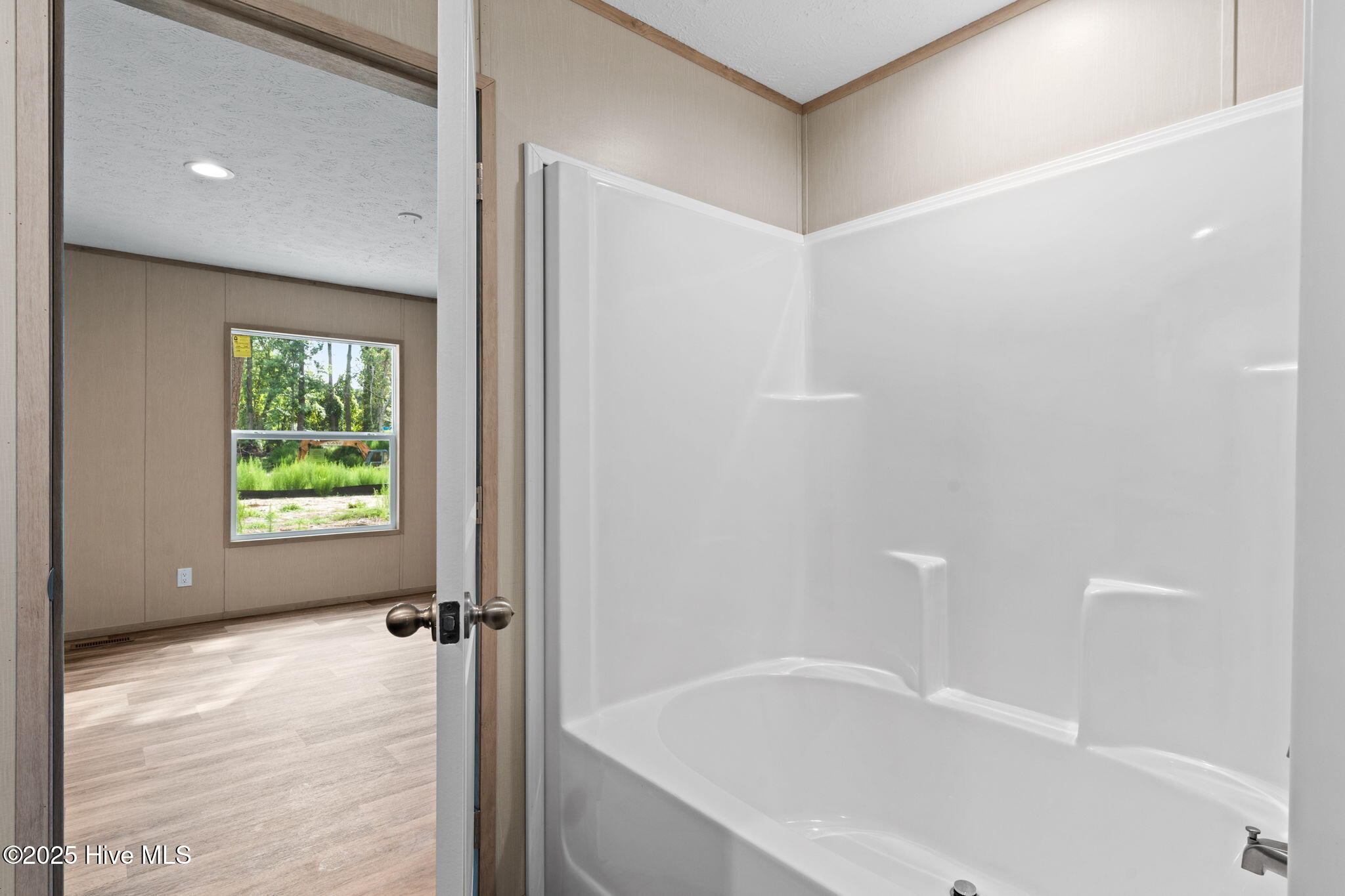 100547608 | Photo 17