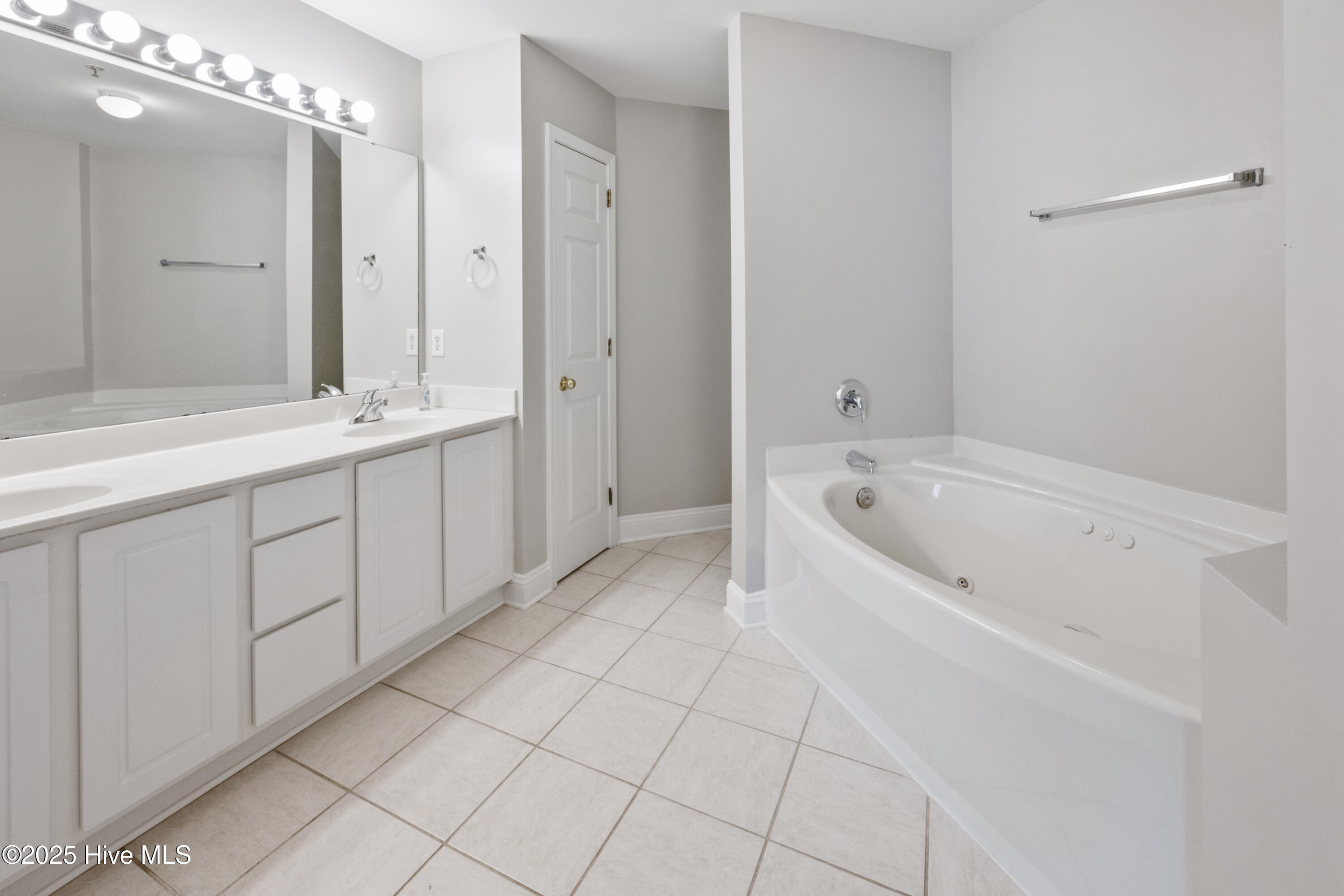 100550013 | Photo 14