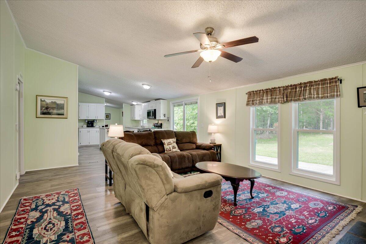 1755 Comanche Circle