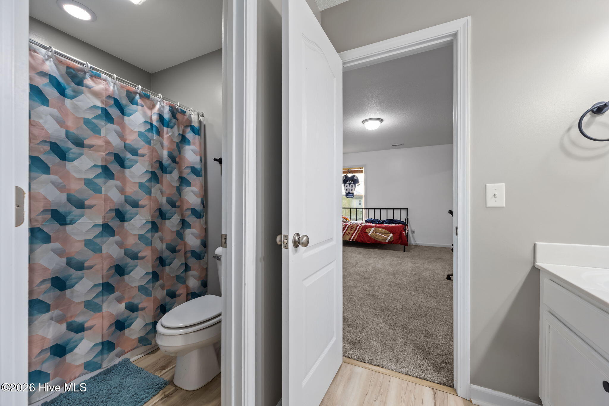 100560340 | Photo 30