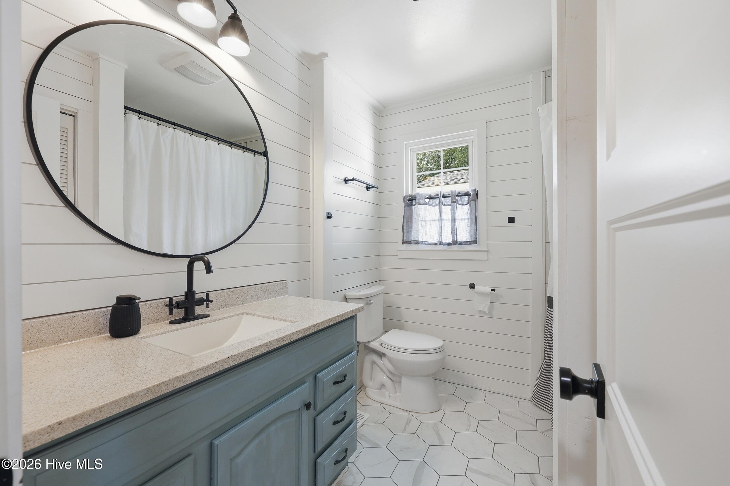 100562935 | Photo 31