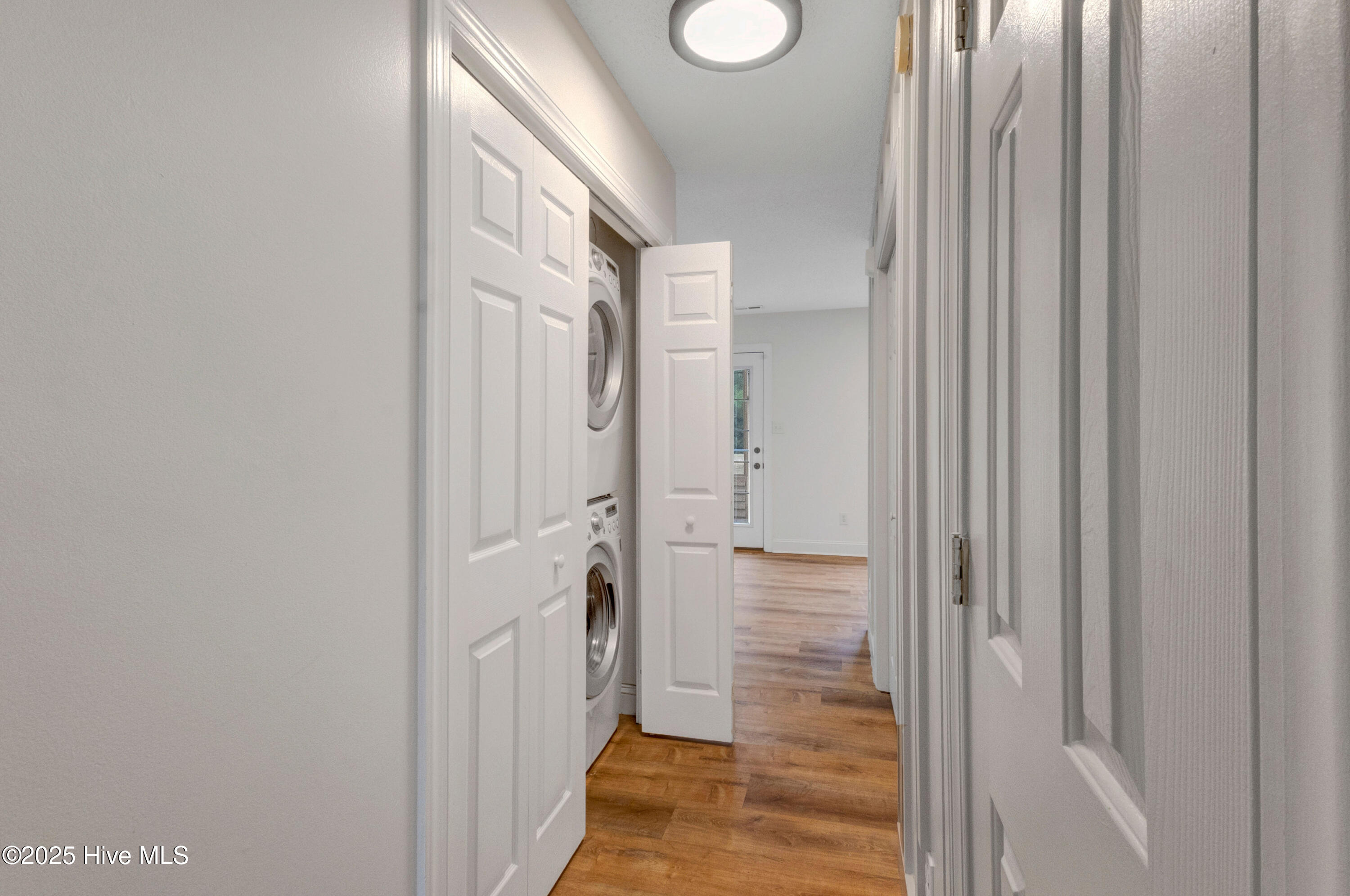 100546645 | Photo 22