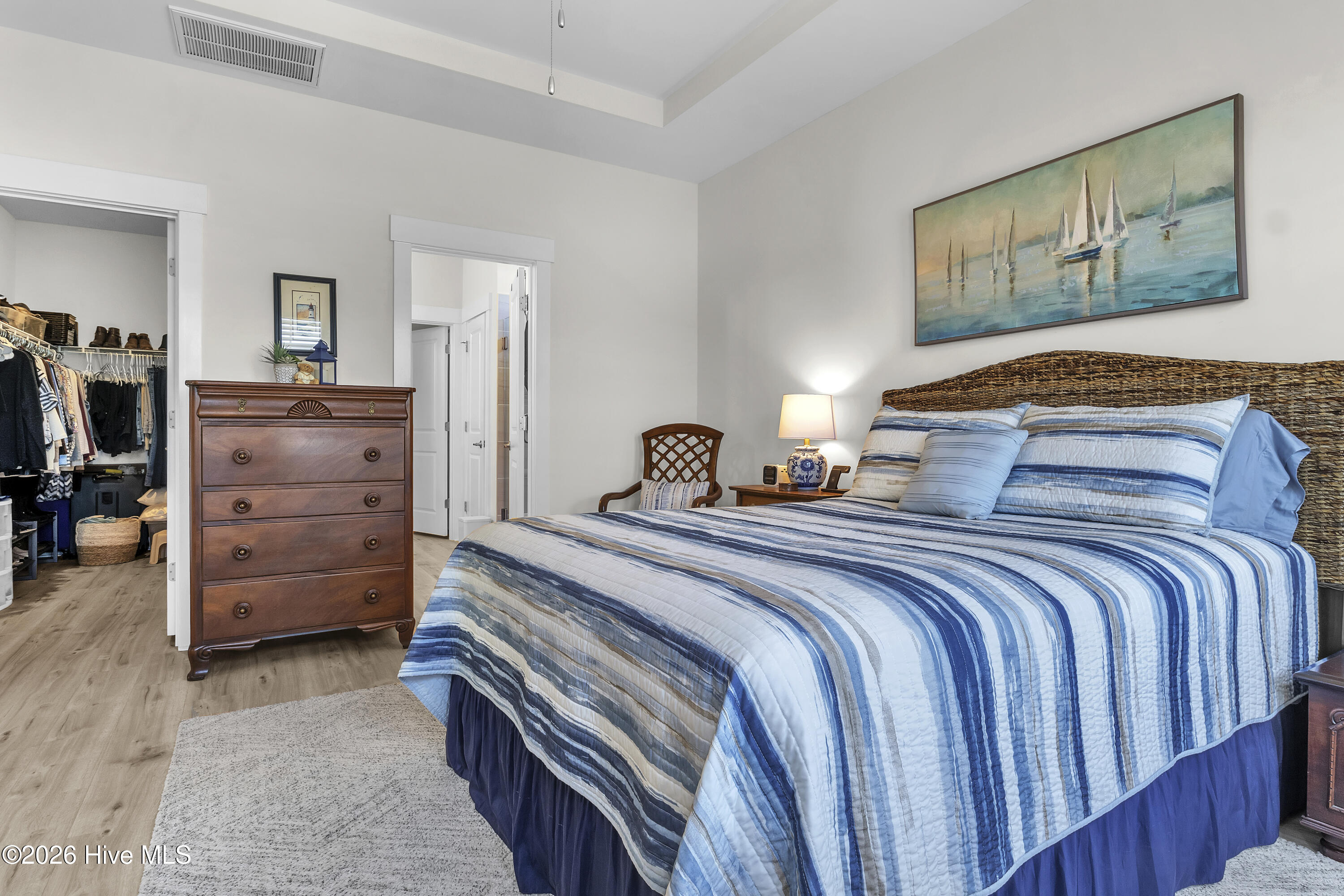 100557593 | Photo 28