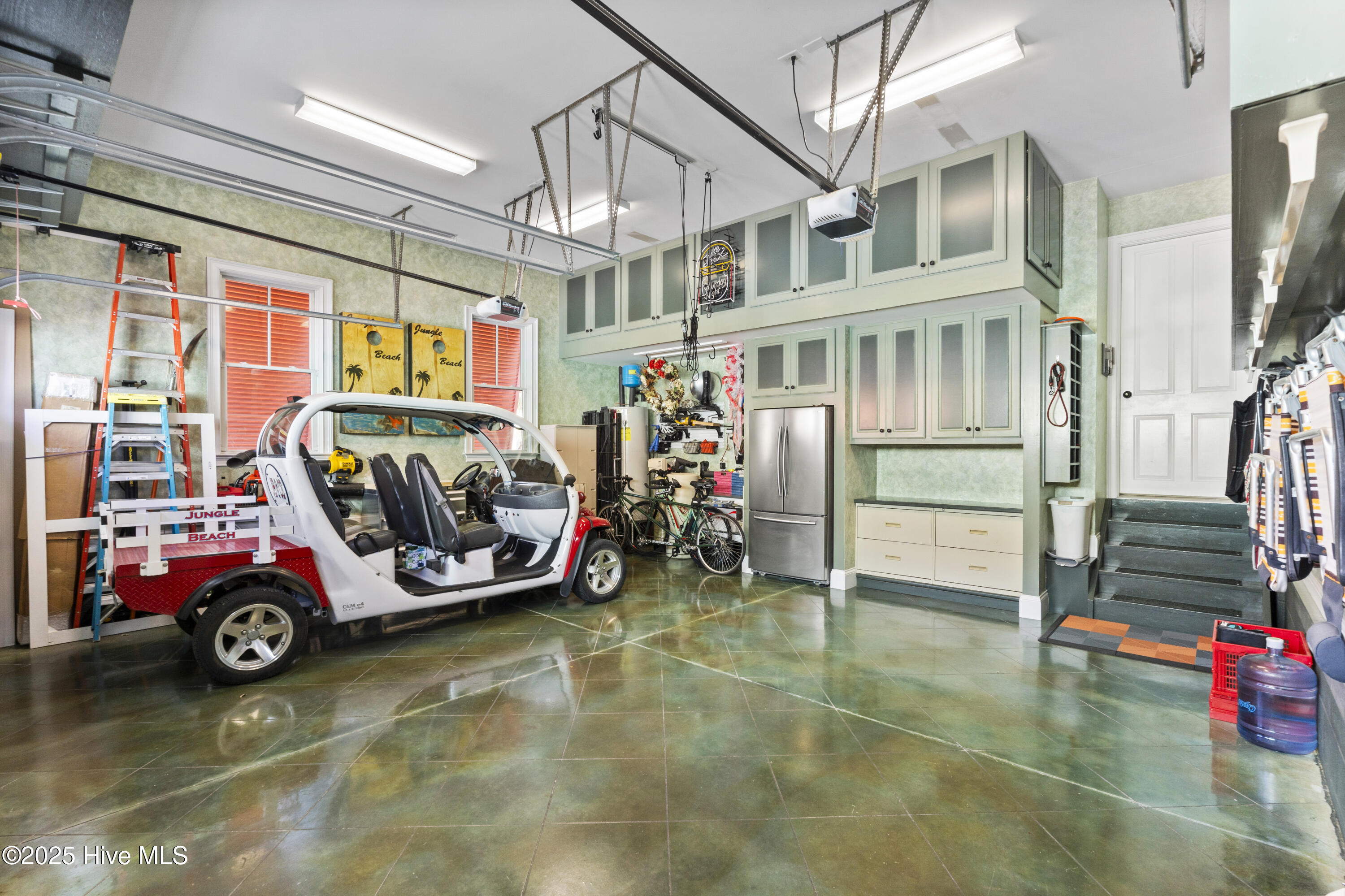 100498817 | Photo 63