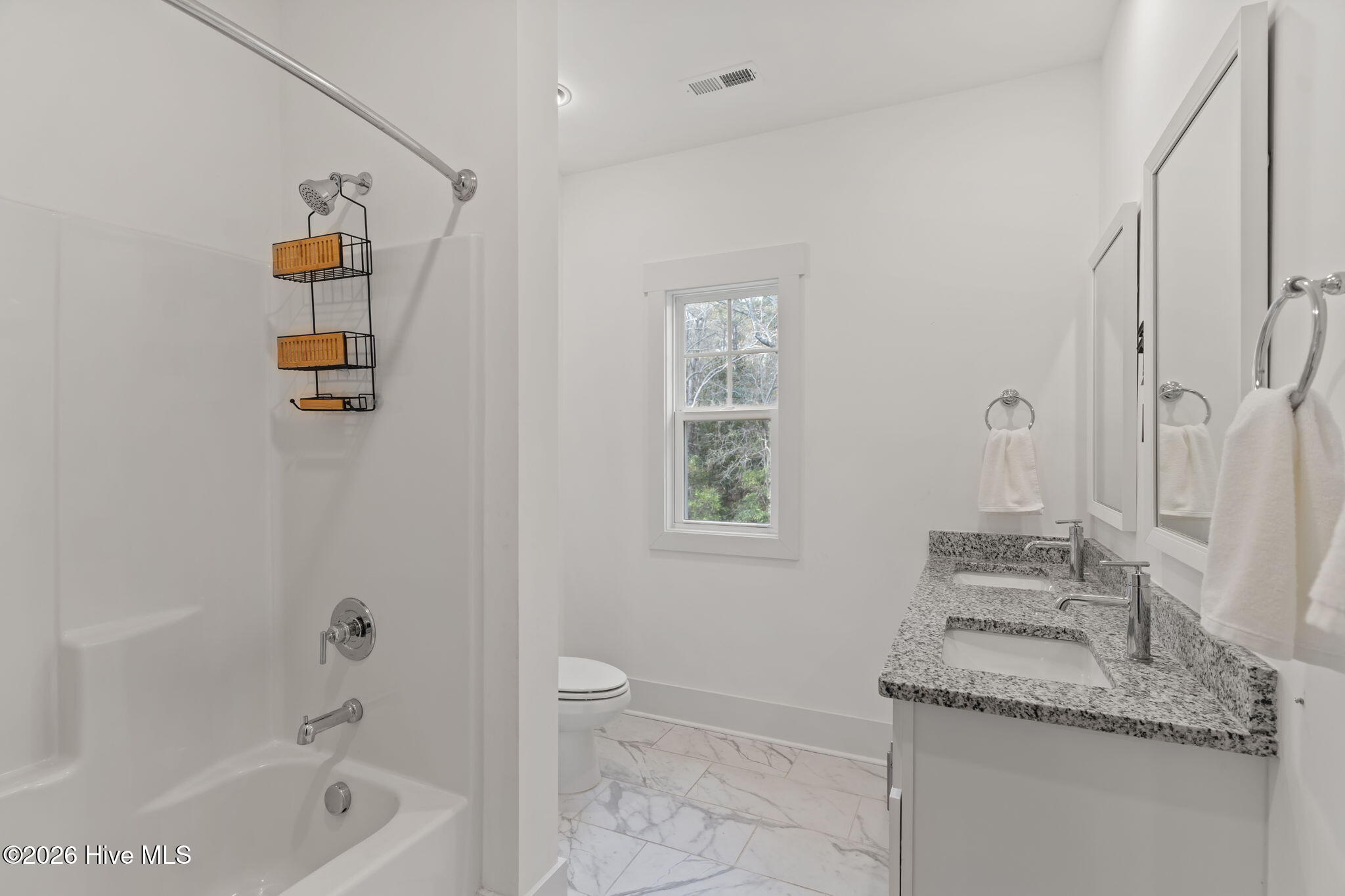 100562426 | Photo 25