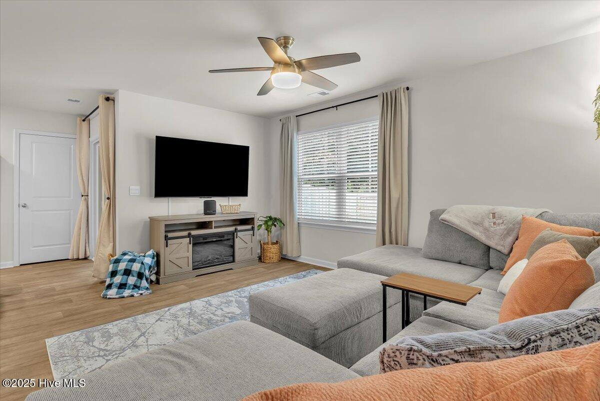 100543041 | Photo 14