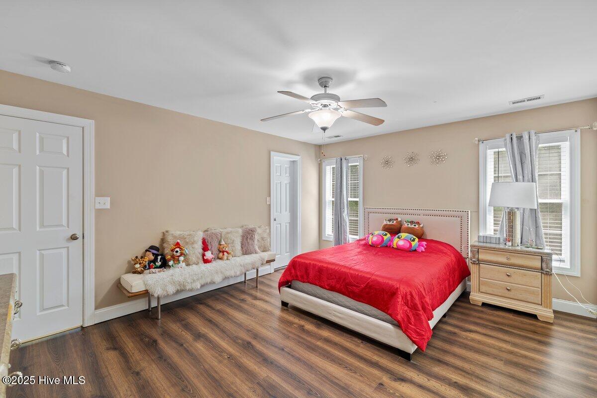 100534890 | Photo 17