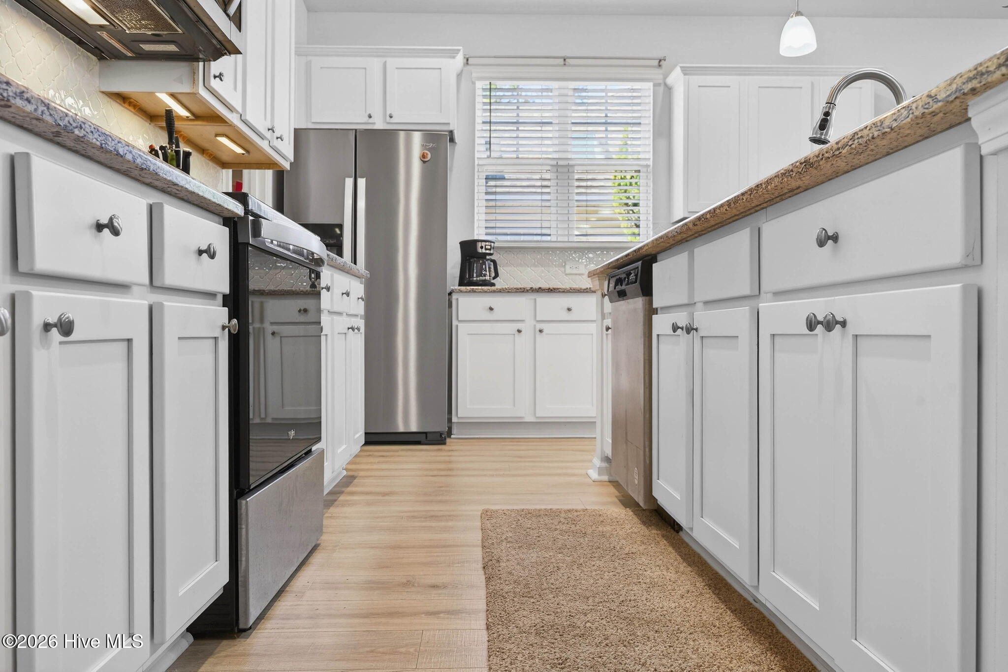 100555418 | Photo 13