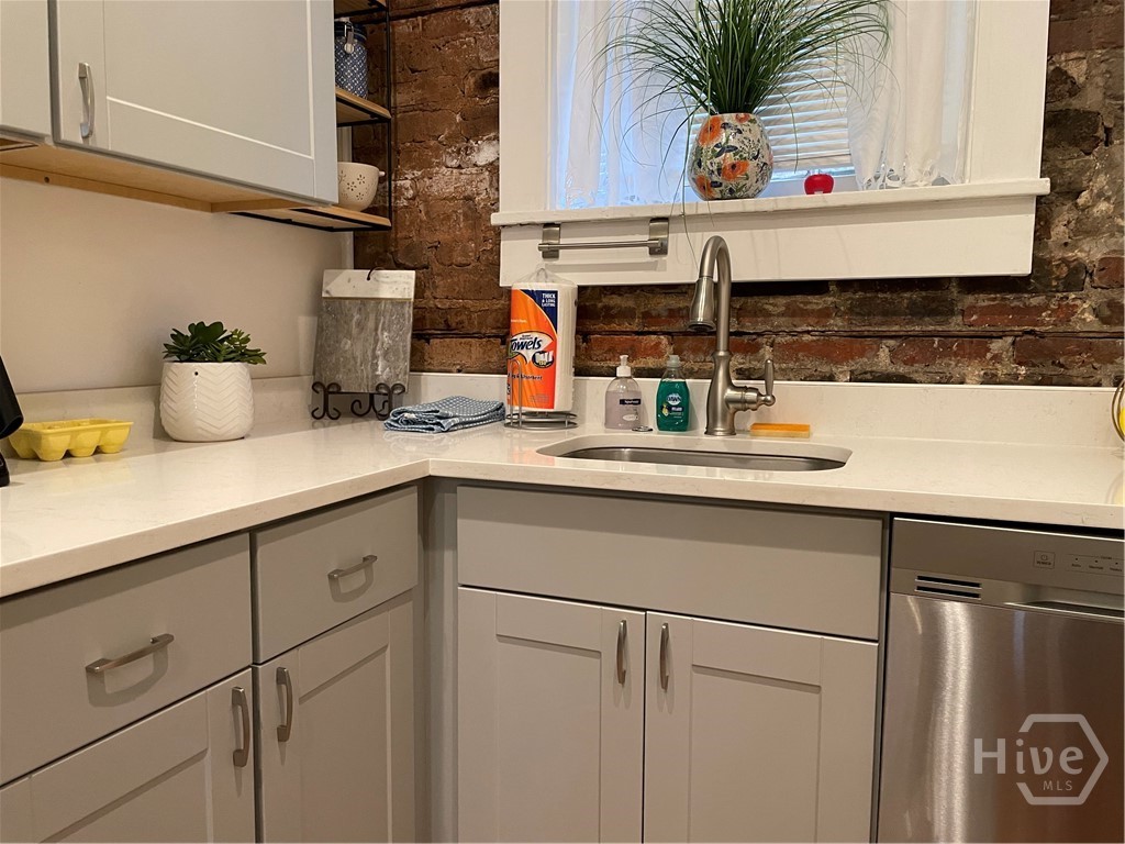 210 E State Street, Savannah, GA, 31401