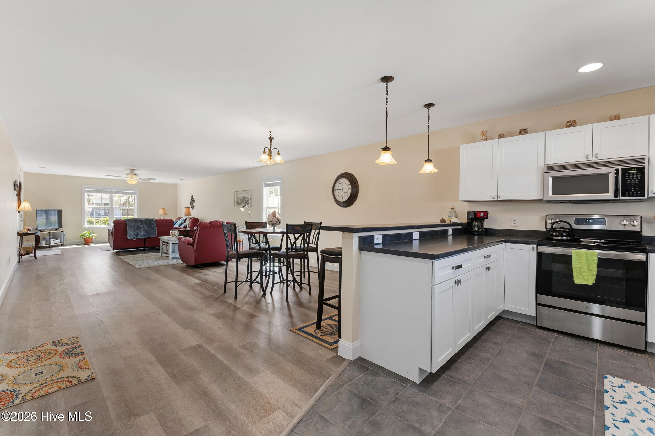 100564508 | Photo 44