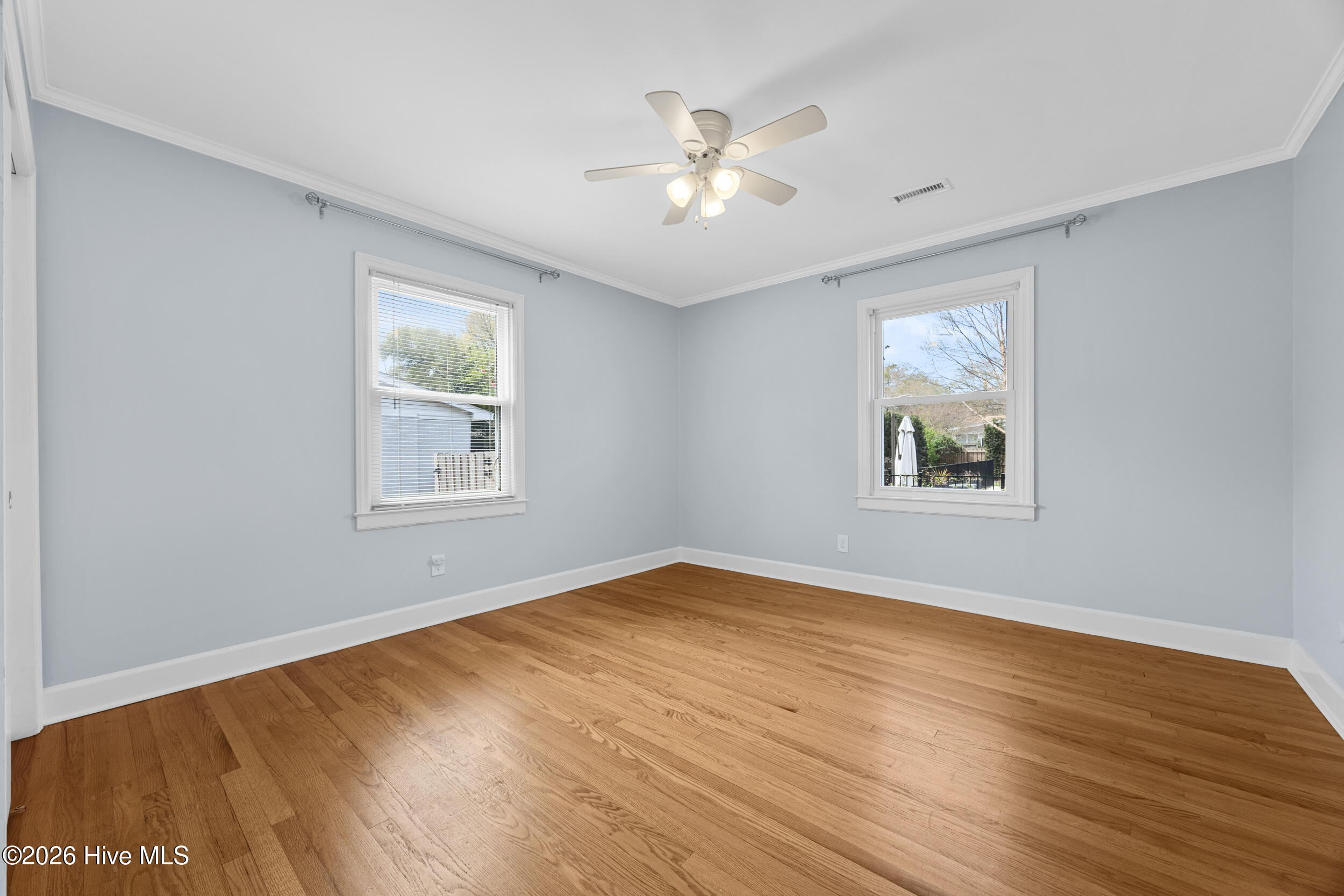 100561764 | Photo 24