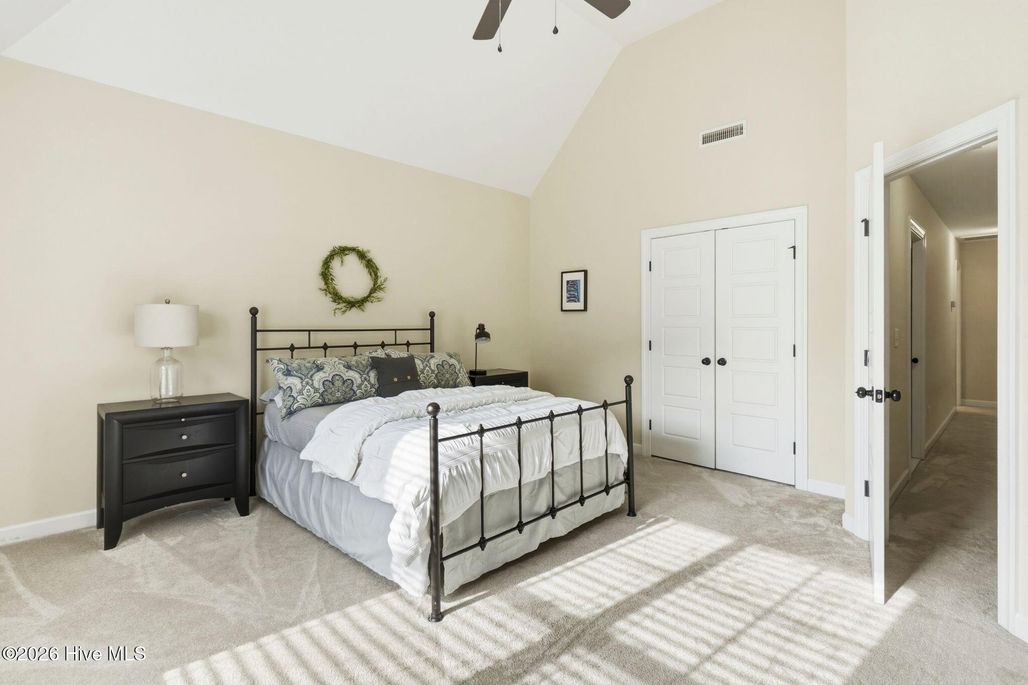 100562110 | Photo 41