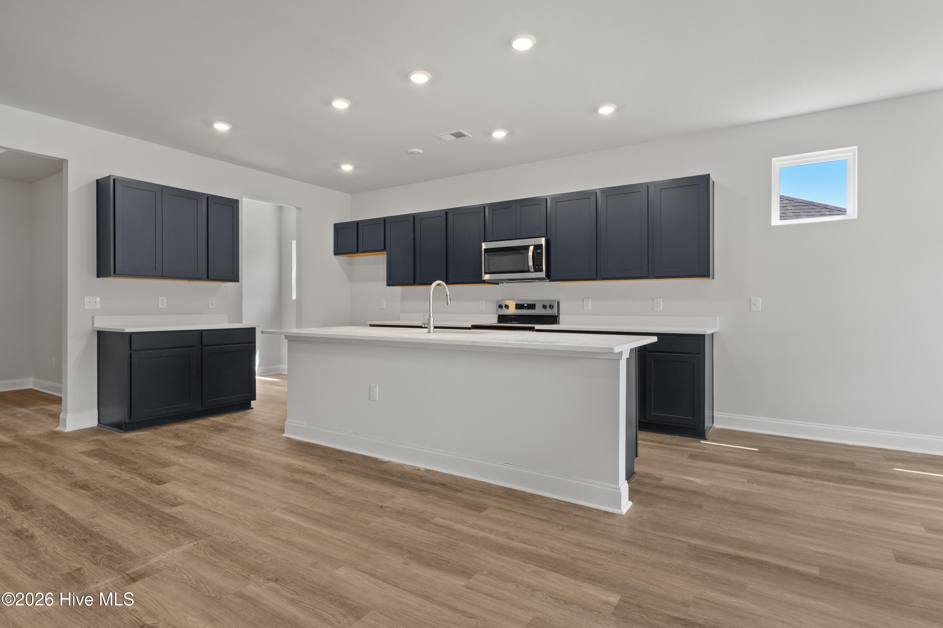 100554702 | Photo 14