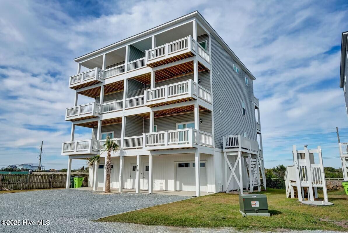 100564826 | Photo 22