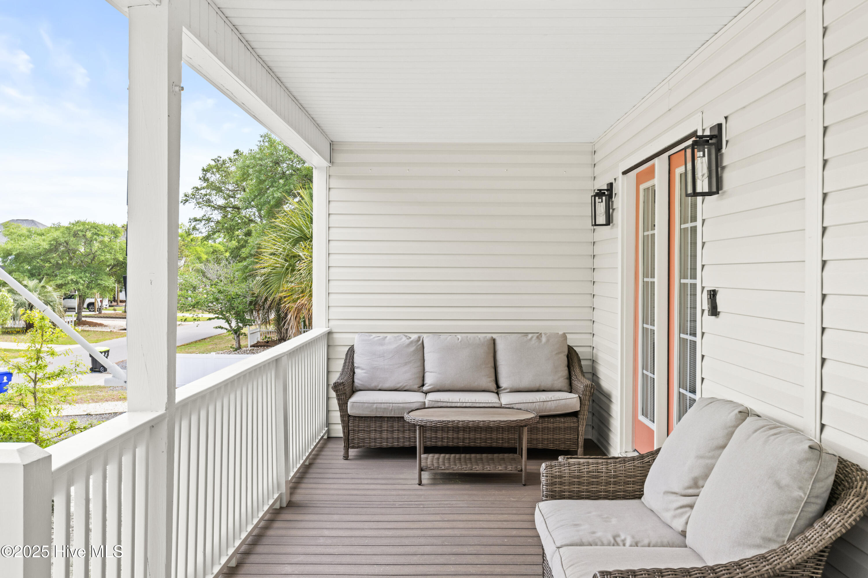 100506776 | Photo 43