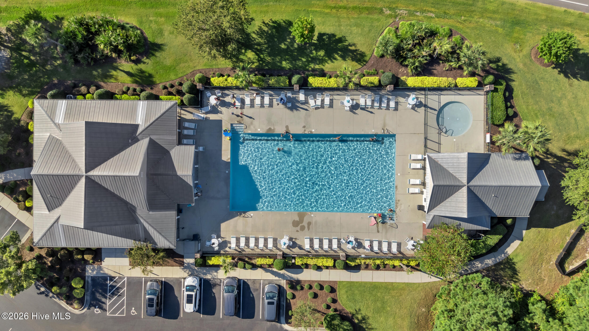 100565856 | Photo 57