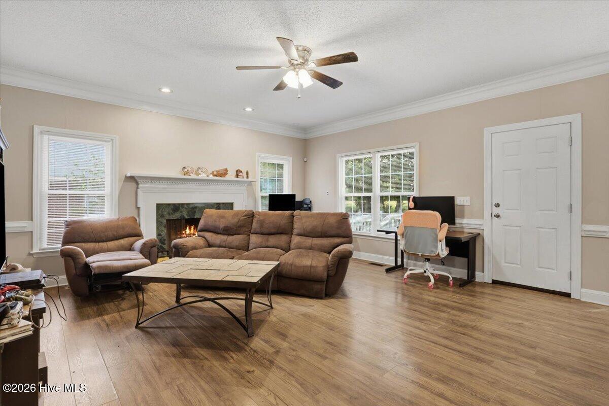 11-206 Creekside Dr-11
