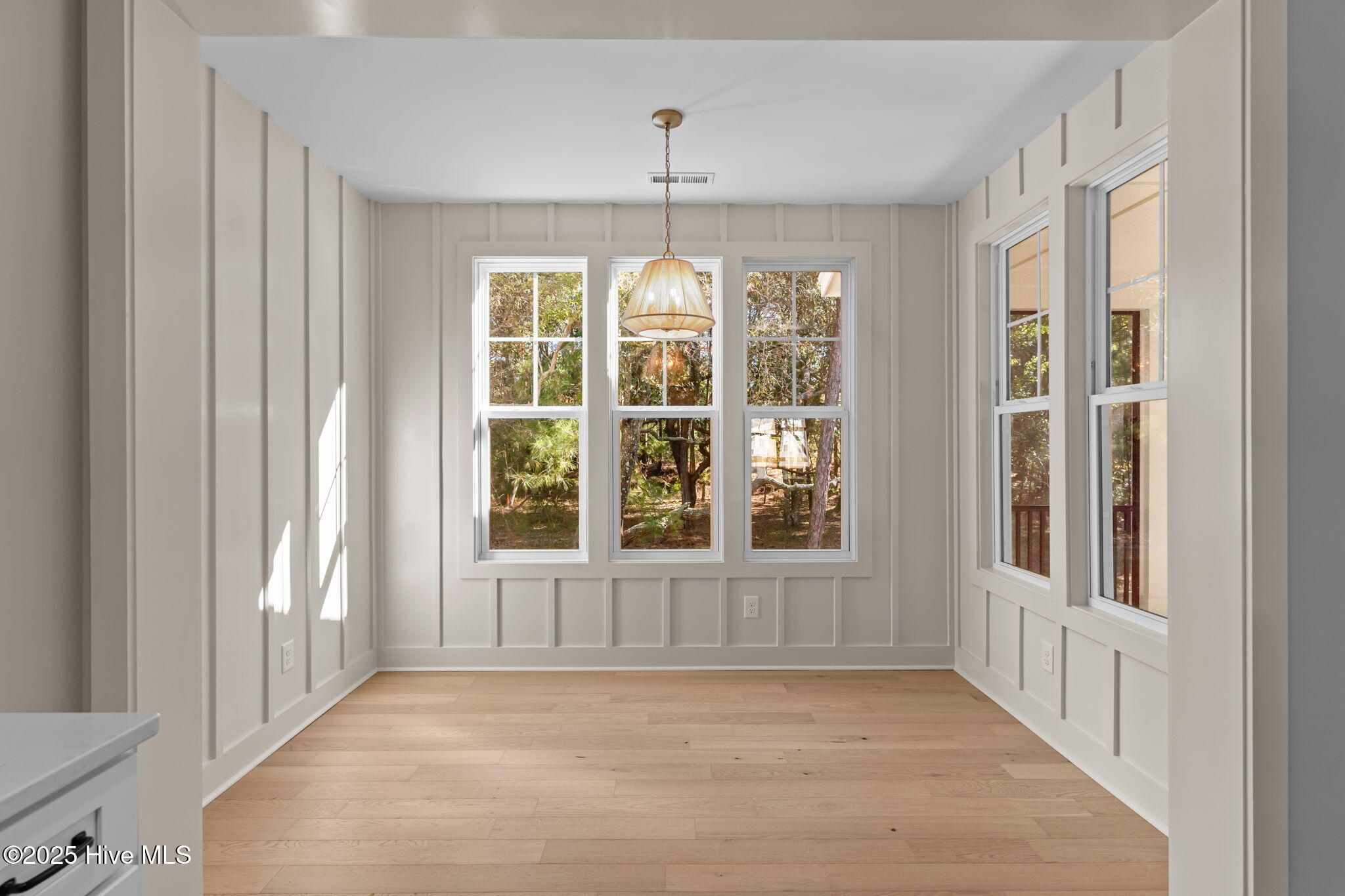 100532688 | Photo 17