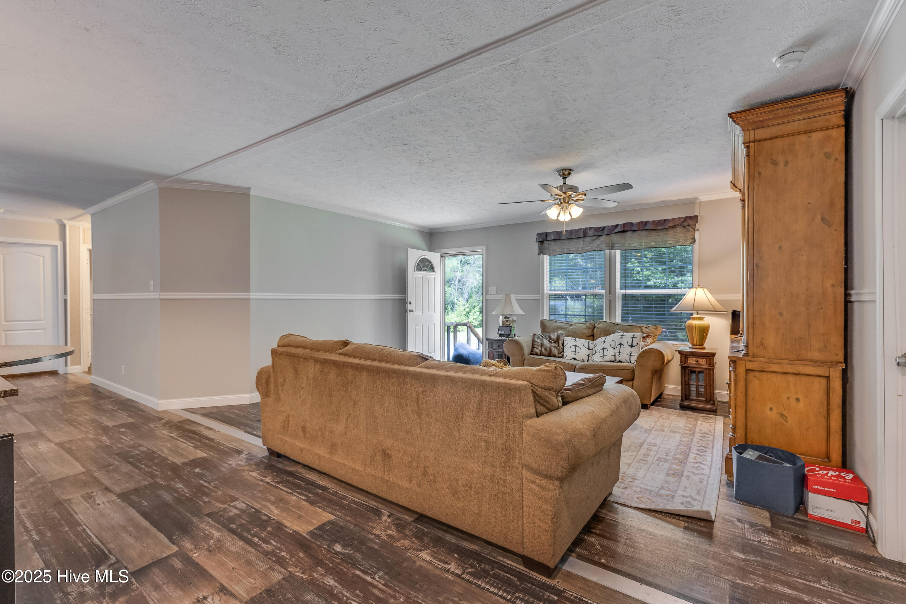 100562127 | Photo 84