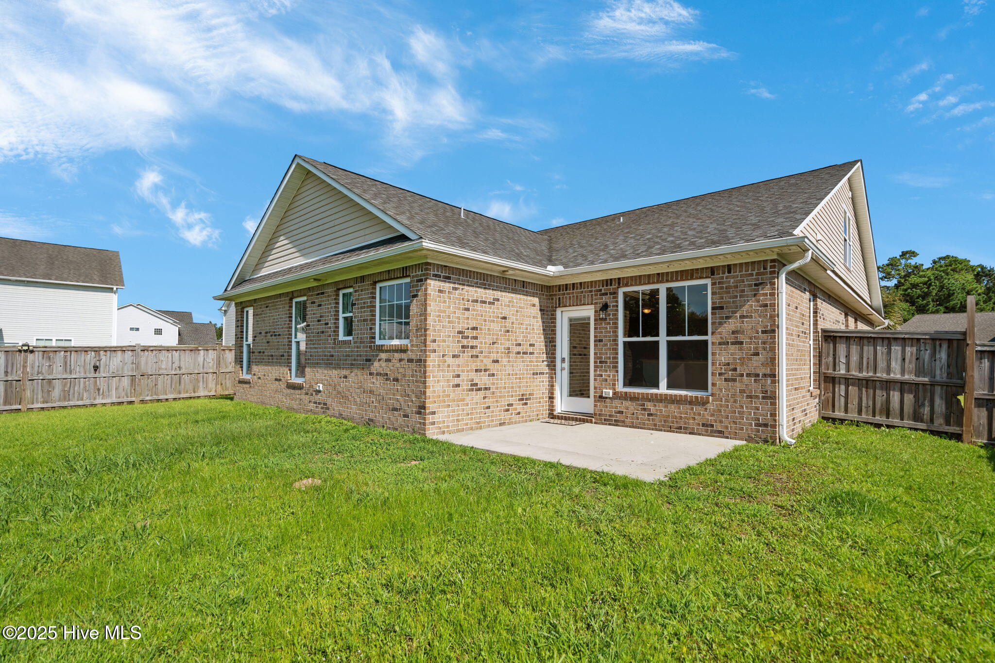 100547166 | Photo 32