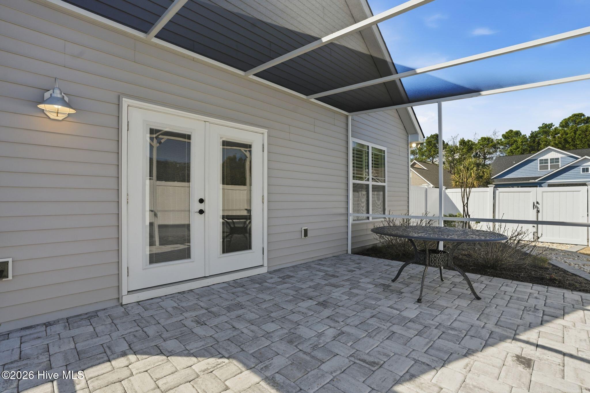 100559439 | Photo 76