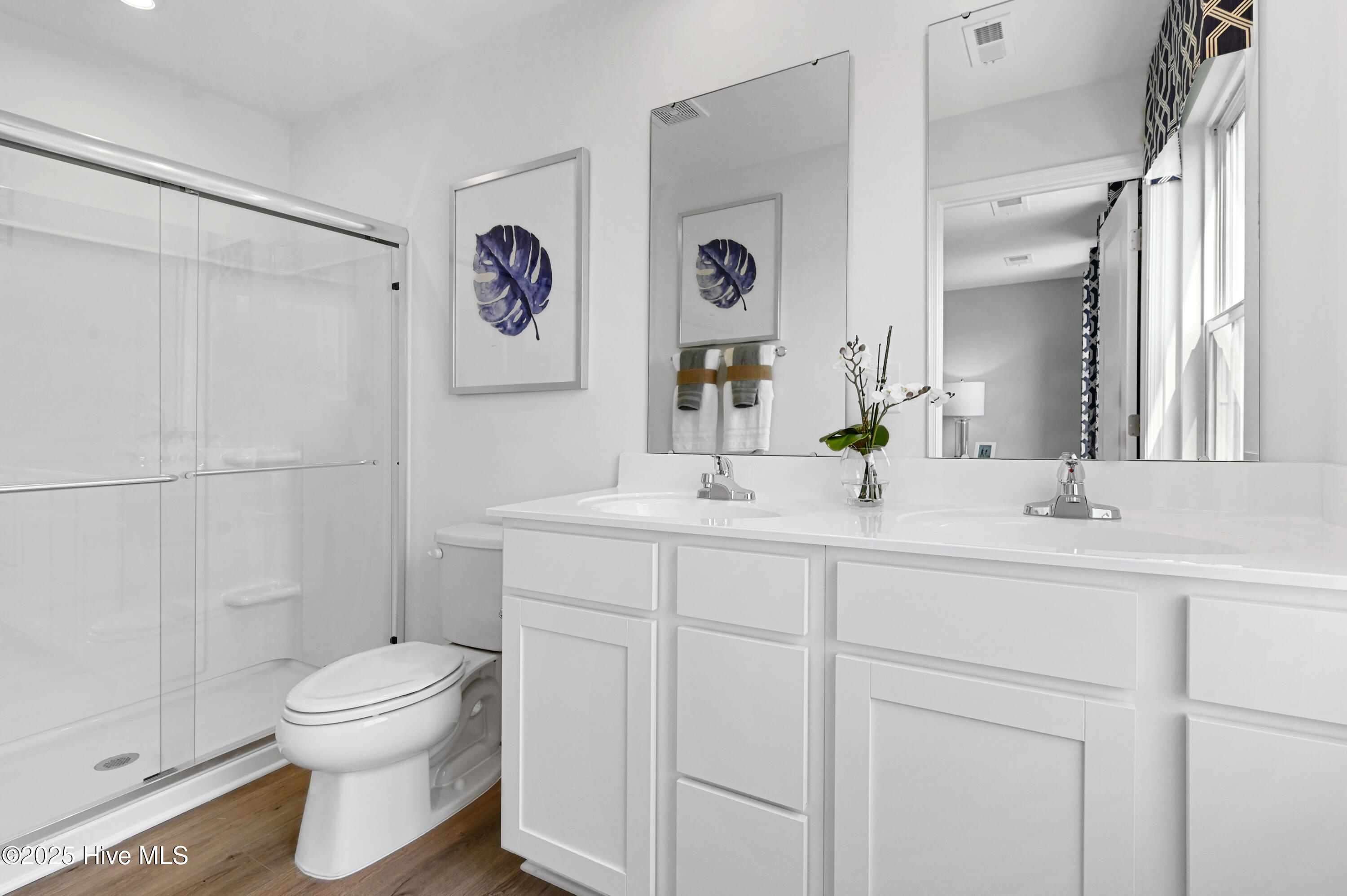 100566857 | Photo 13