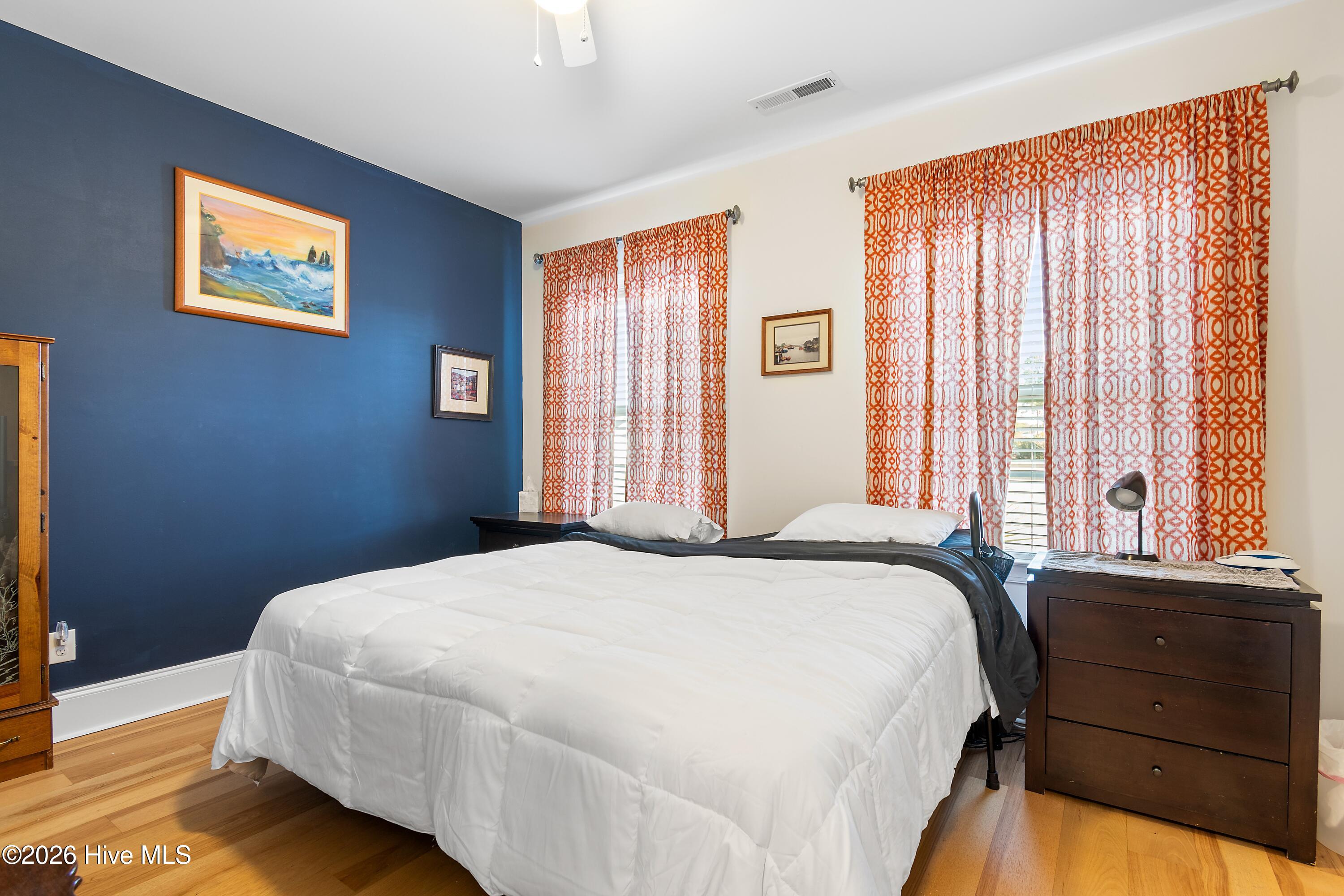 100548400 | Photo 26