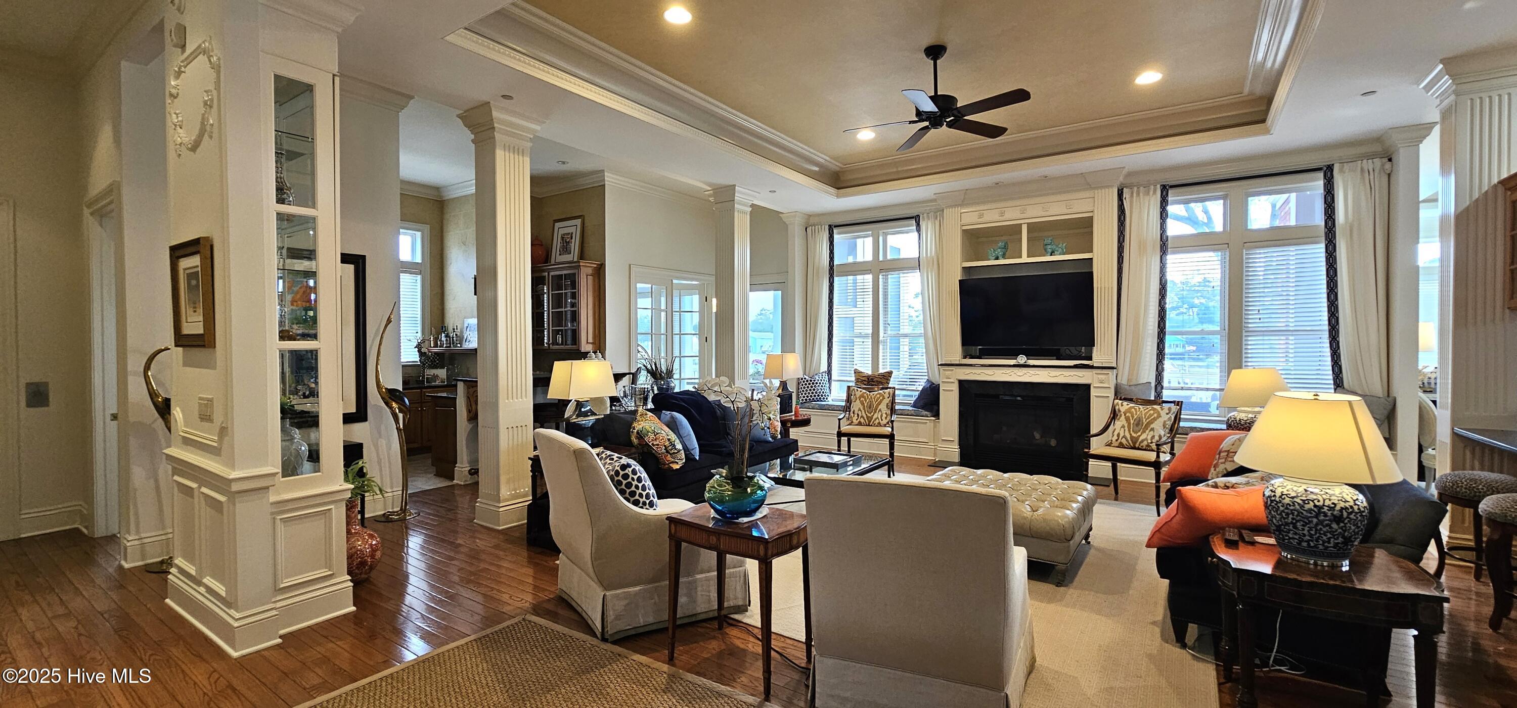 100542598 | Photo 14