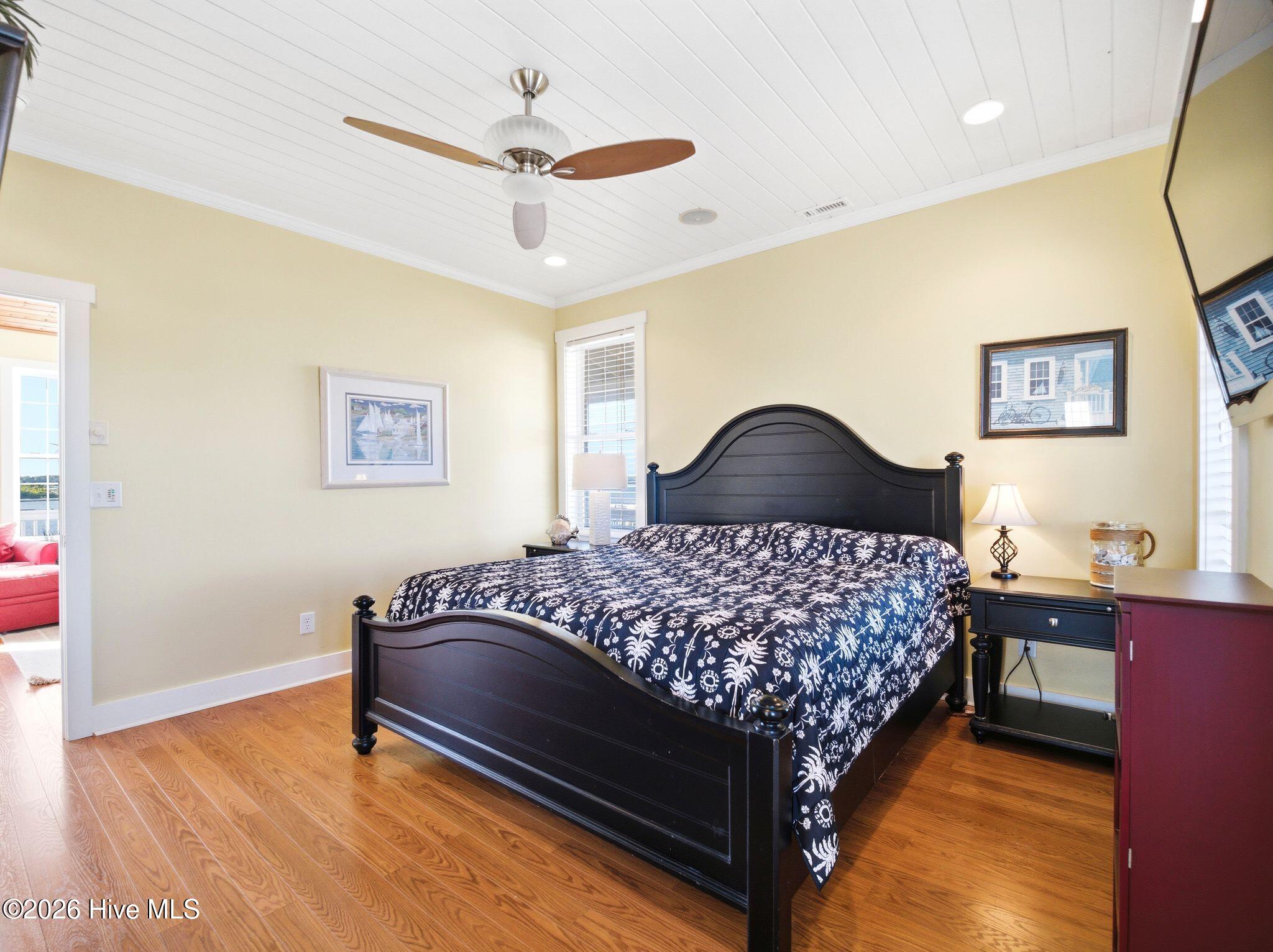 100569349 | Photo 66