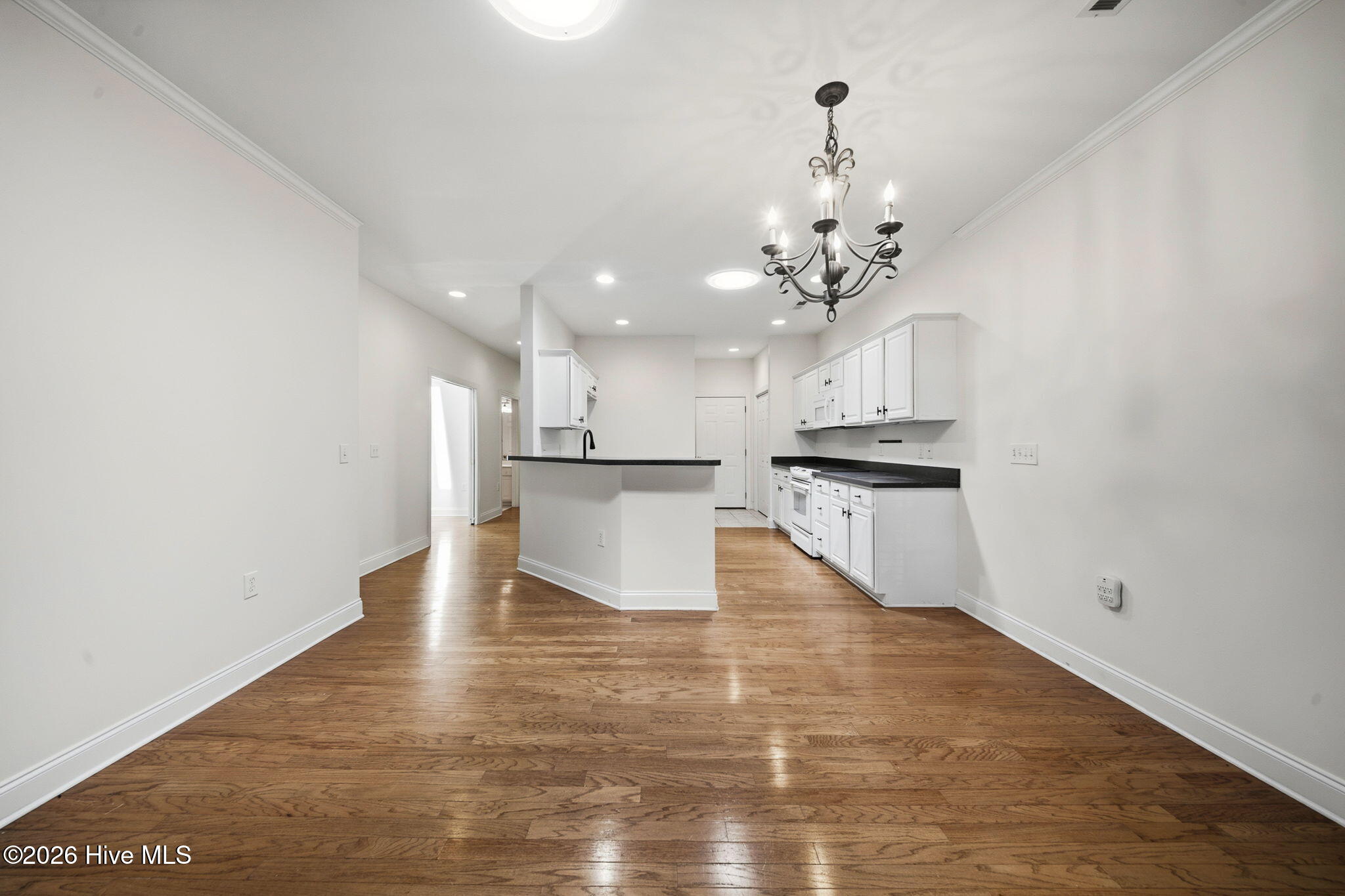 100567711 | Photo 12